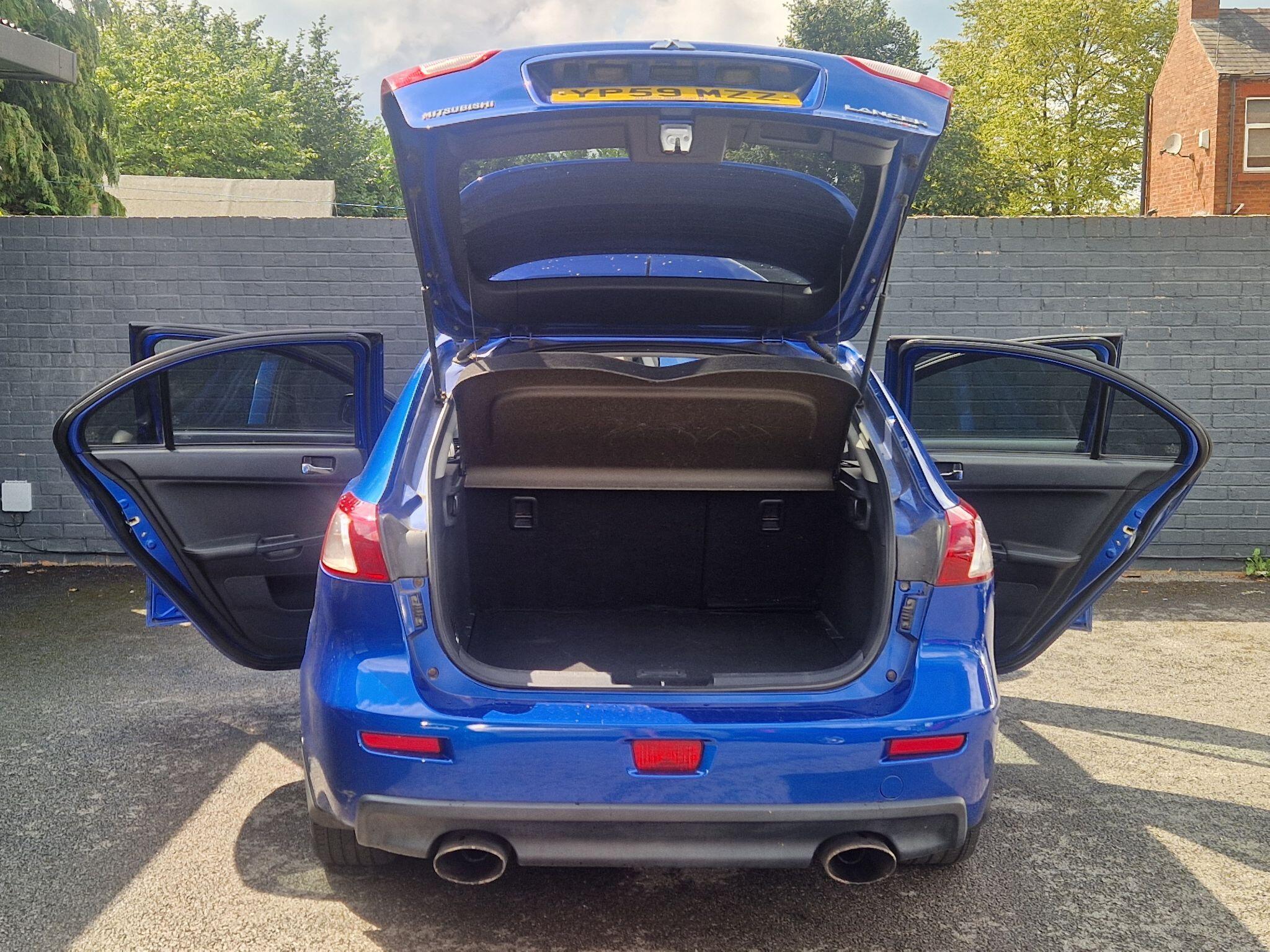 Mitsubishi Lancer - Image 17