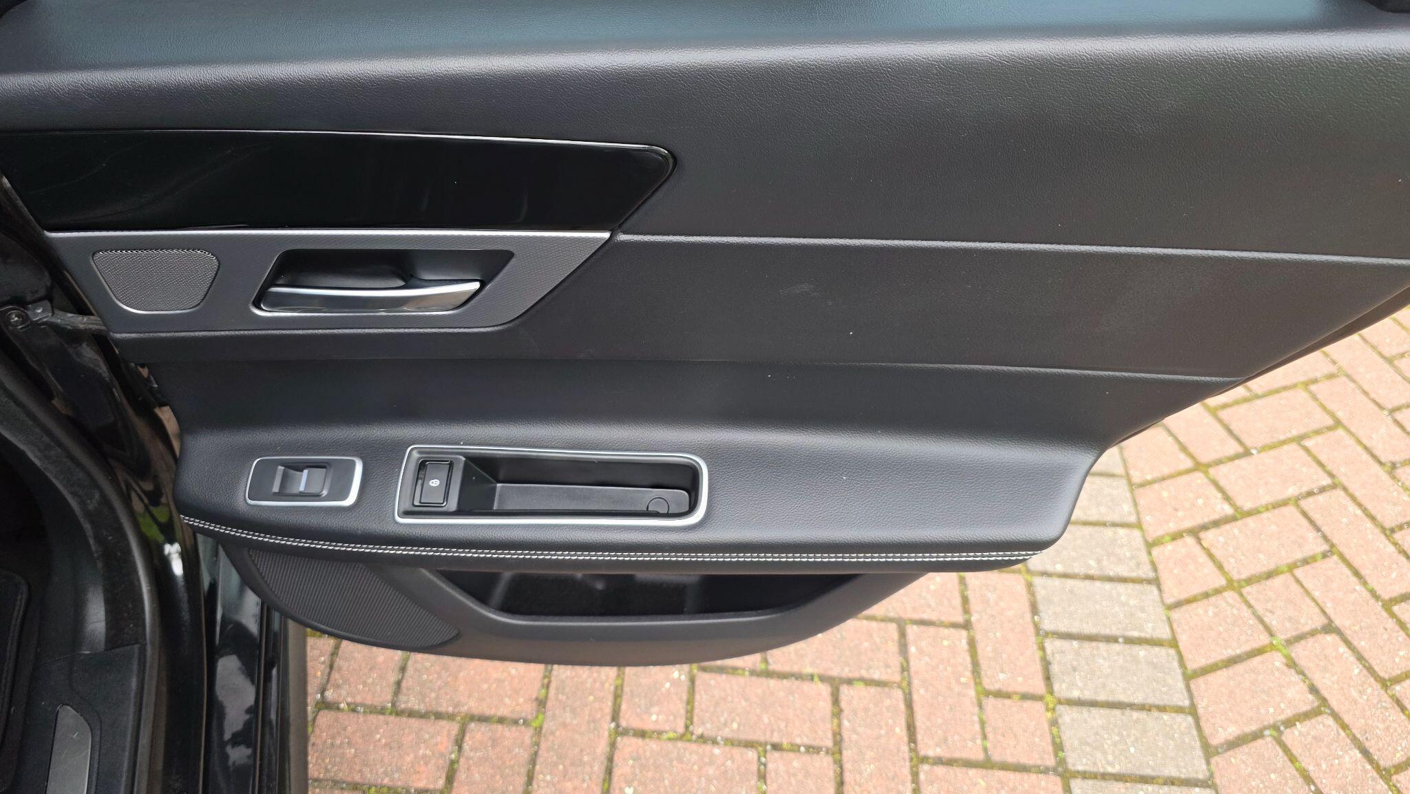 Jaguar XF - Image 44