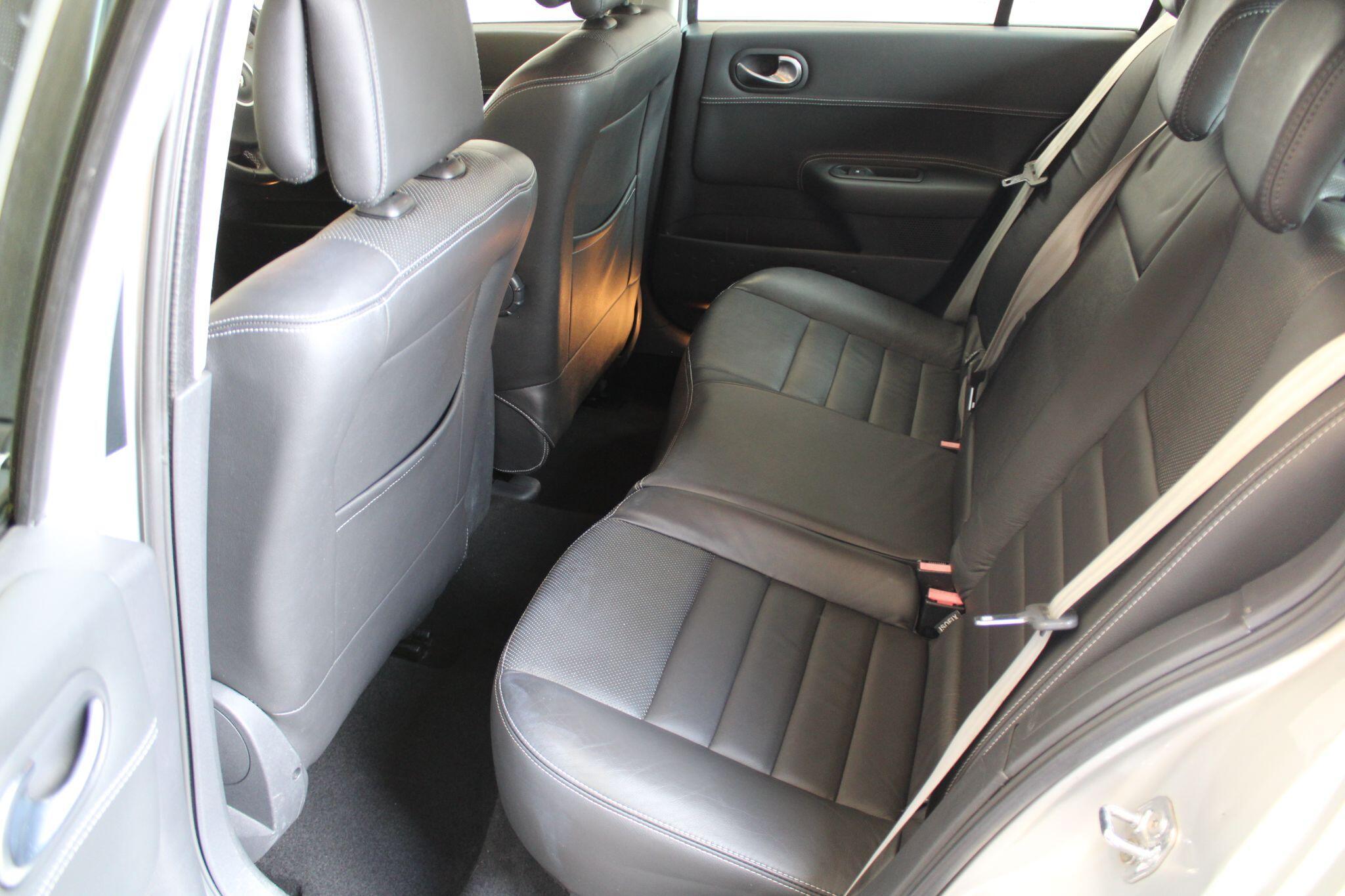 Renault Megane - Image 28