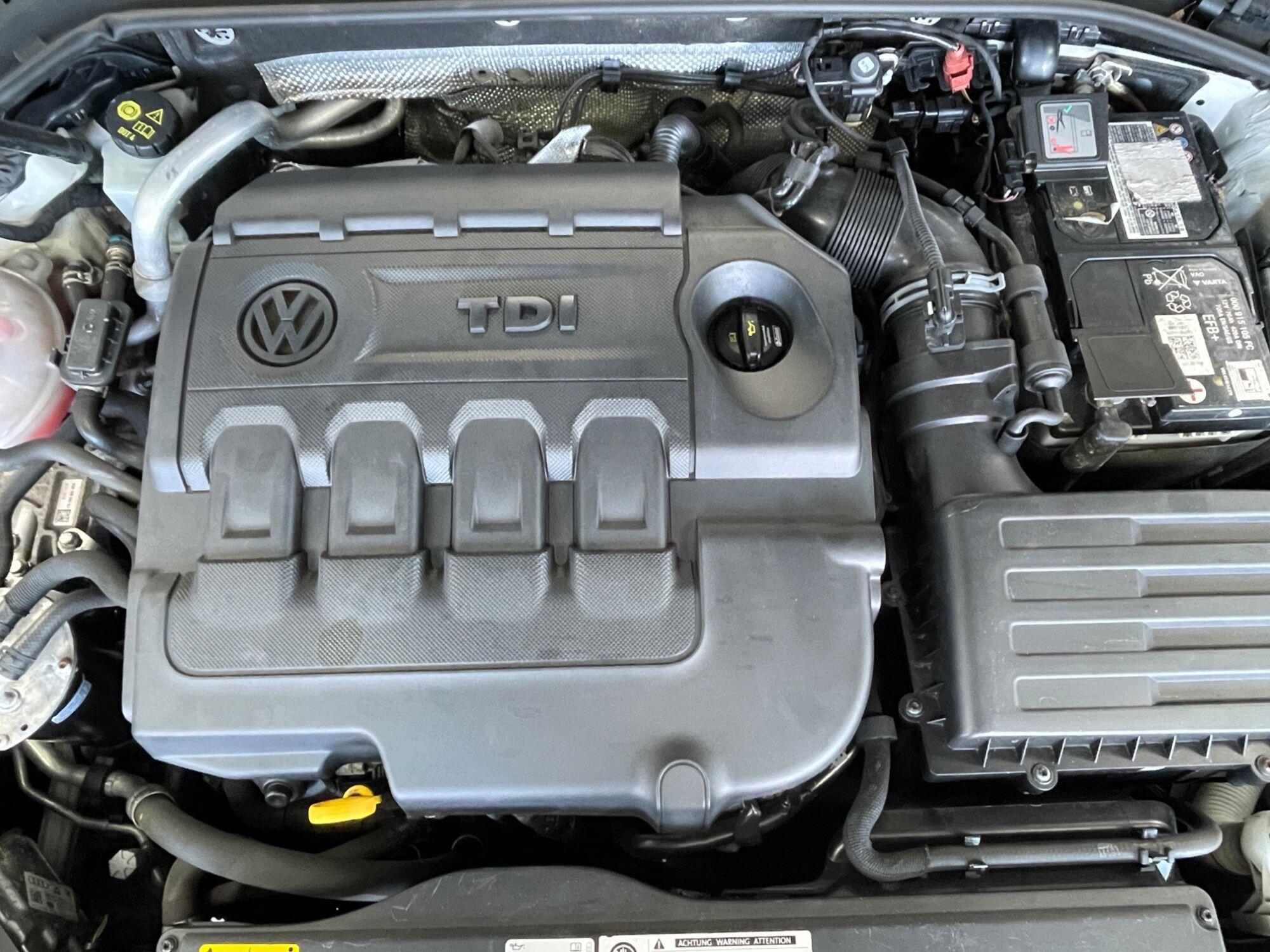 Volkswagen Golf - Image 19