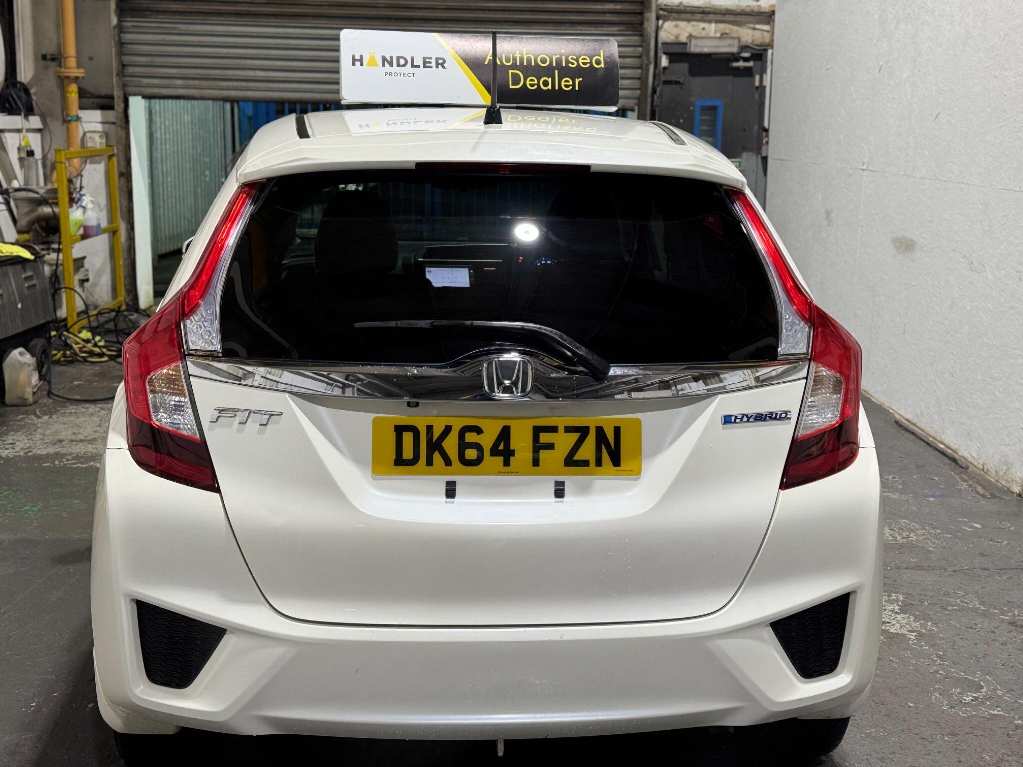 Honda FIT - Image 18