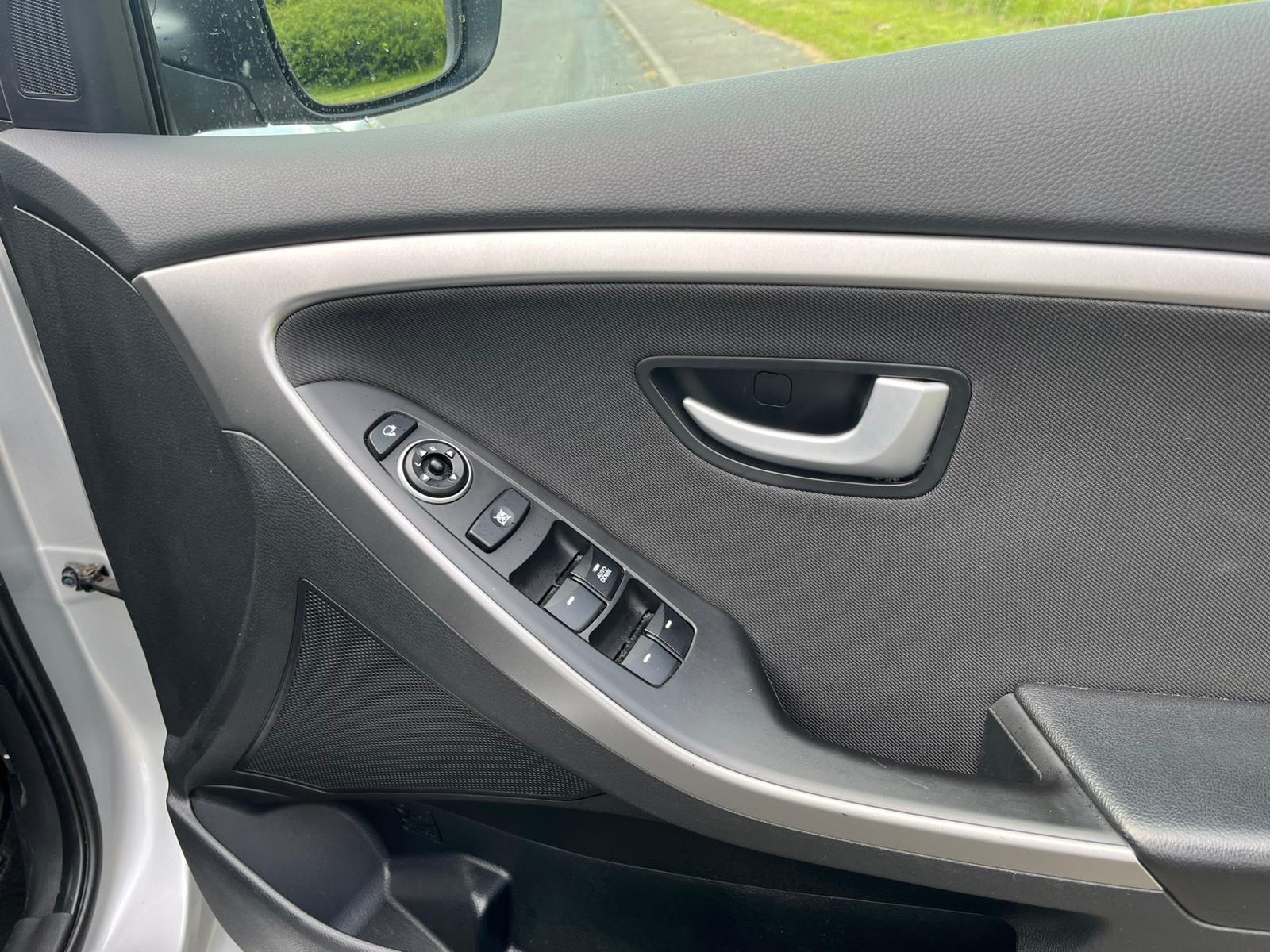 Hyundai i30 - Image 21