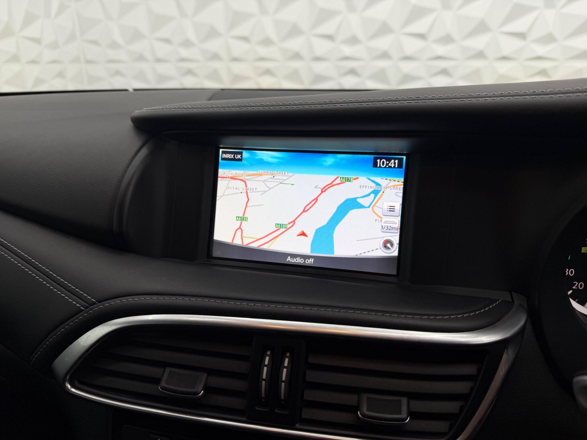 Infiniti Q30 - Image 24