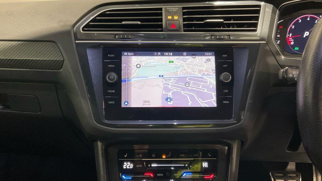 Volkswagen Tiguan - Image 2