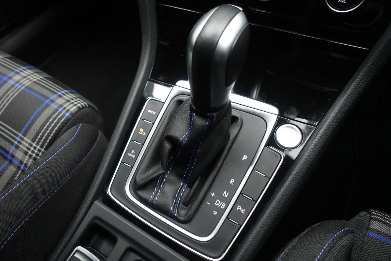 Volkswagen Golf - Image 55