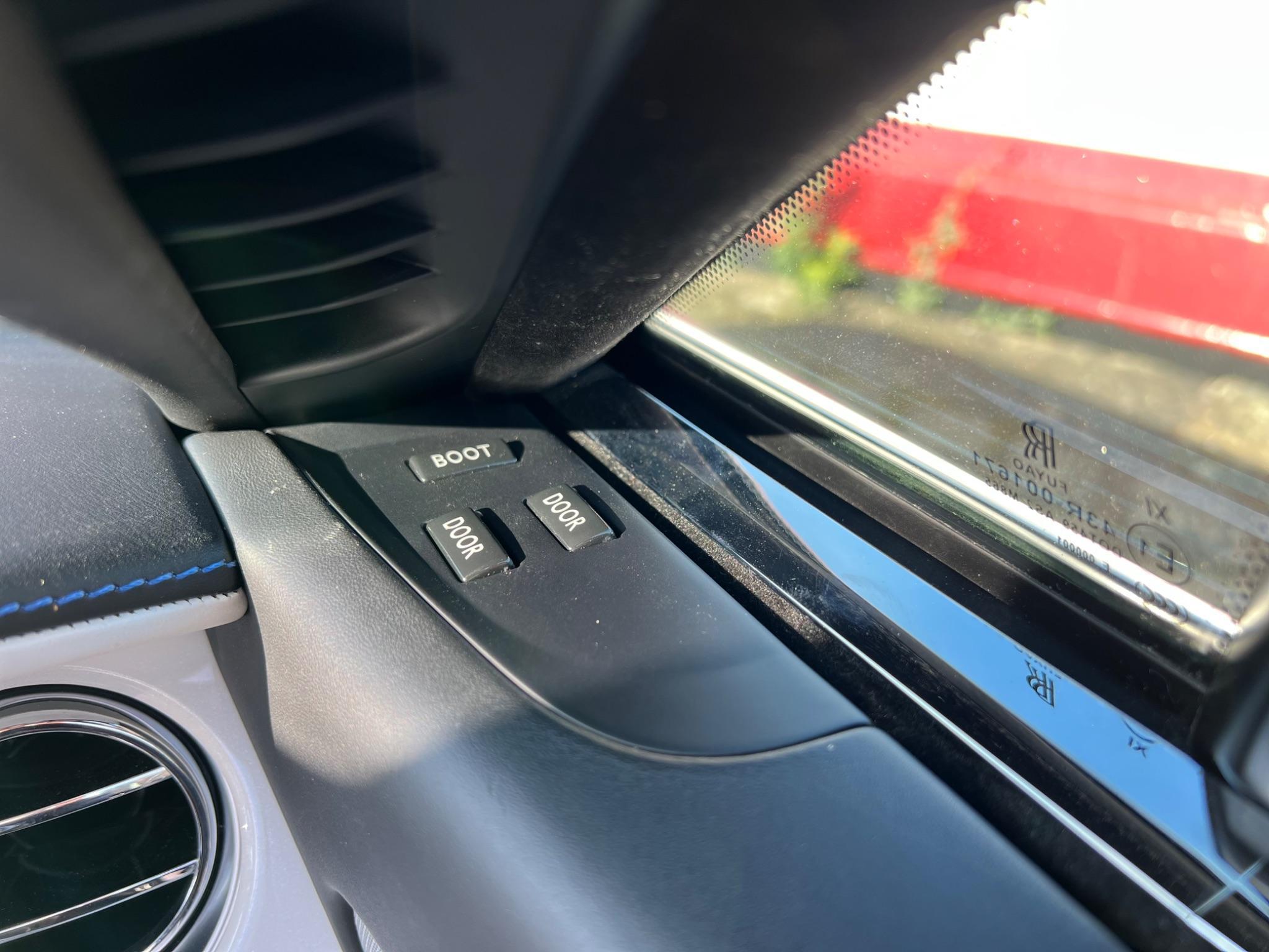 Rolls-Royce Dawn - Image 66