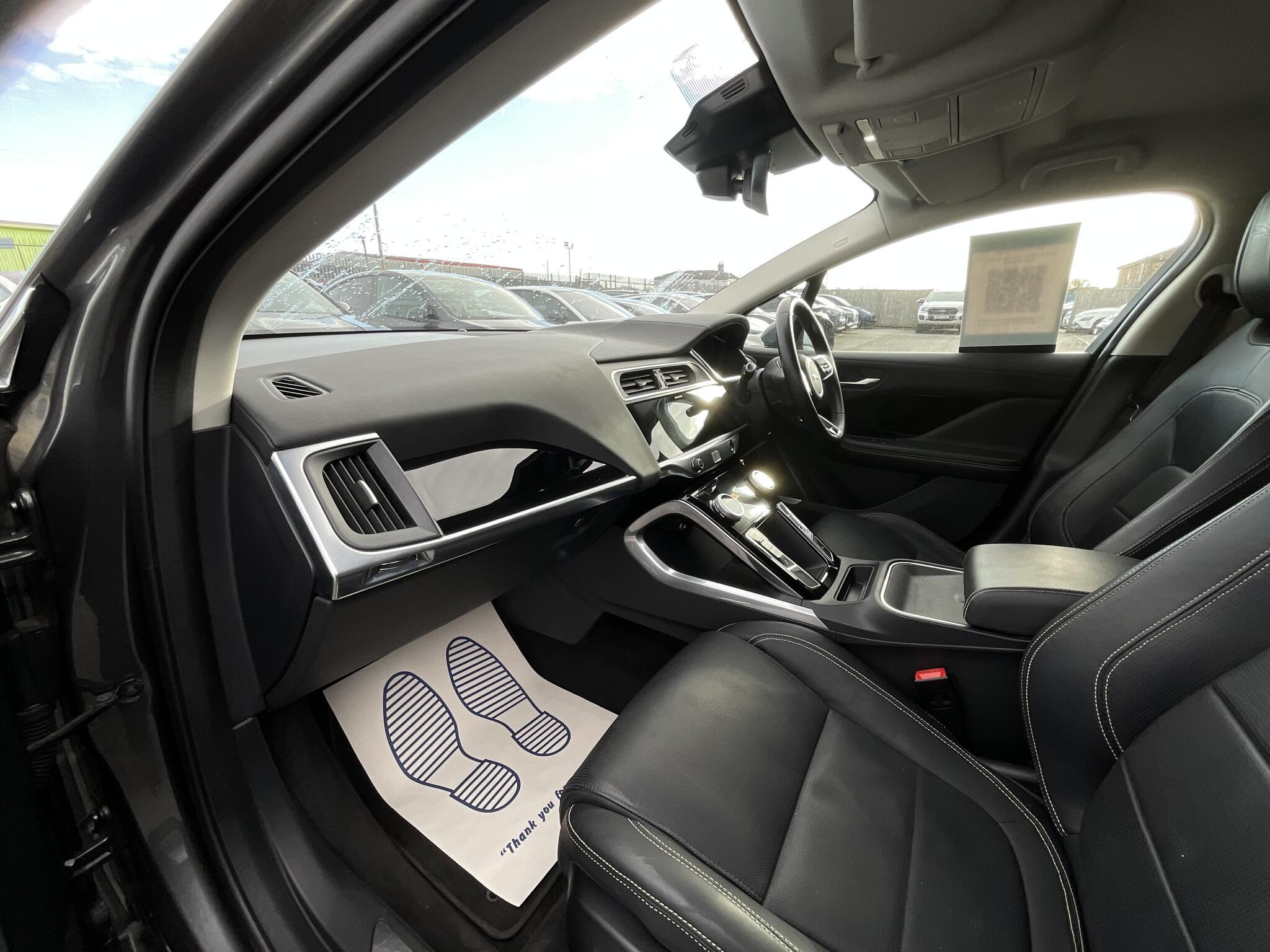 Jaguar I-Pace - Image 15