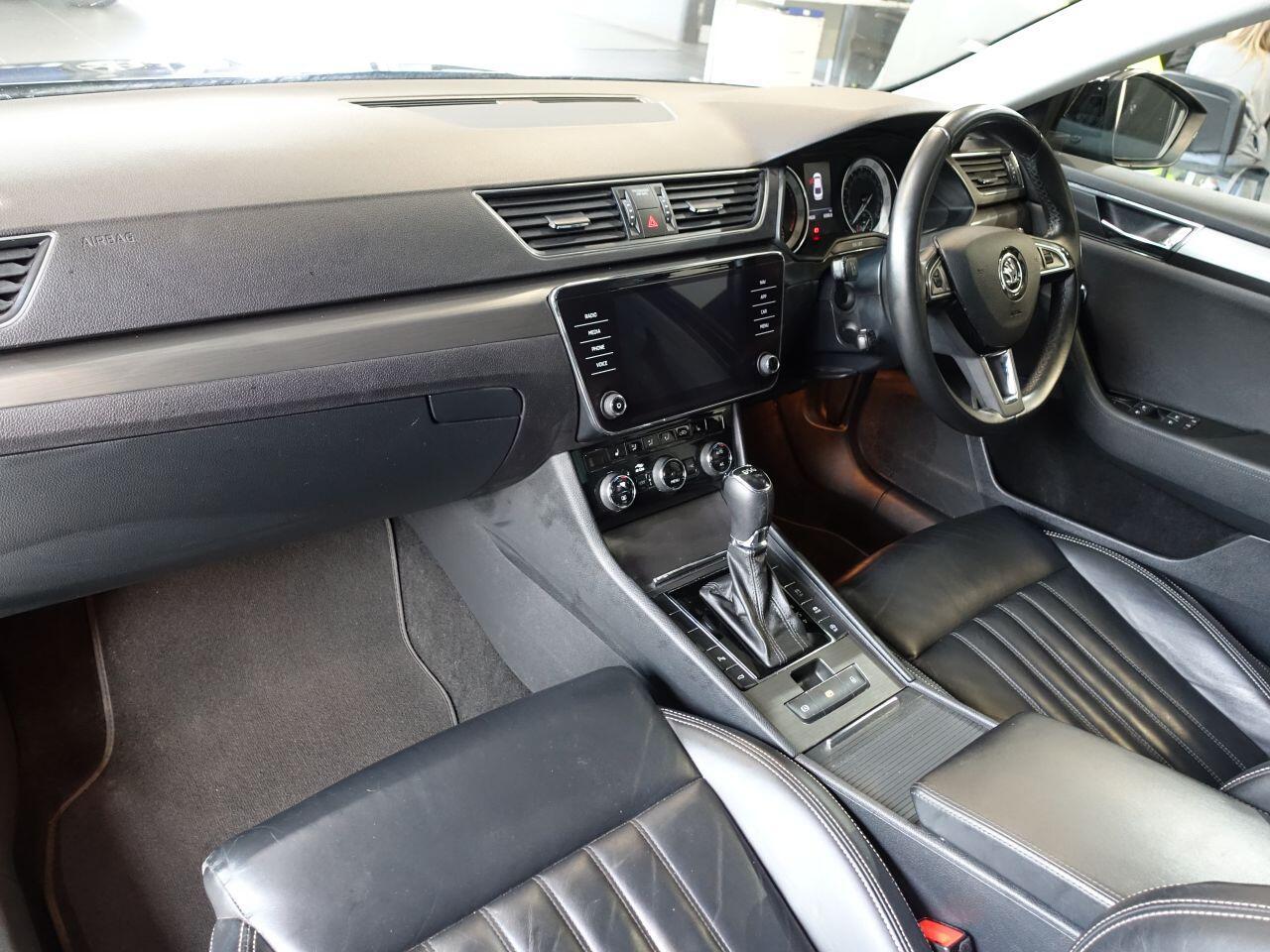 Skoda Superb - Image 11