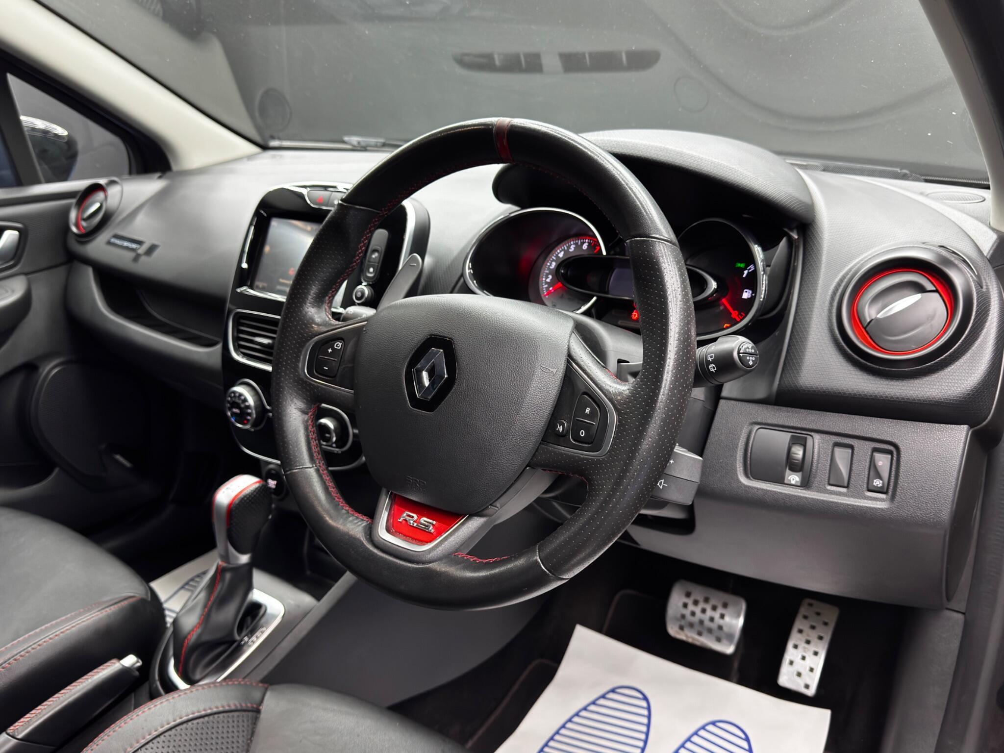 Renault Clio - Image 9