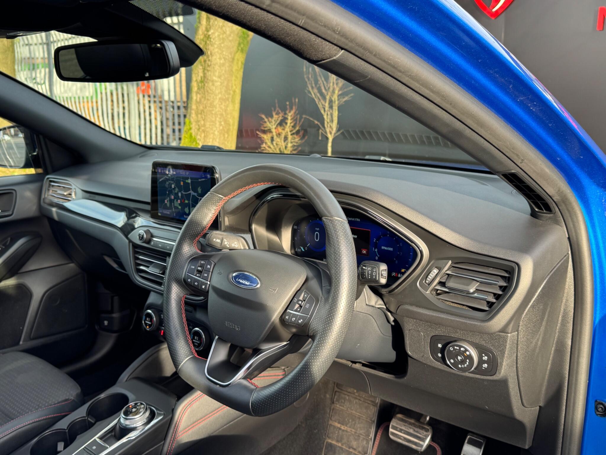 Ford Focus - Image 14