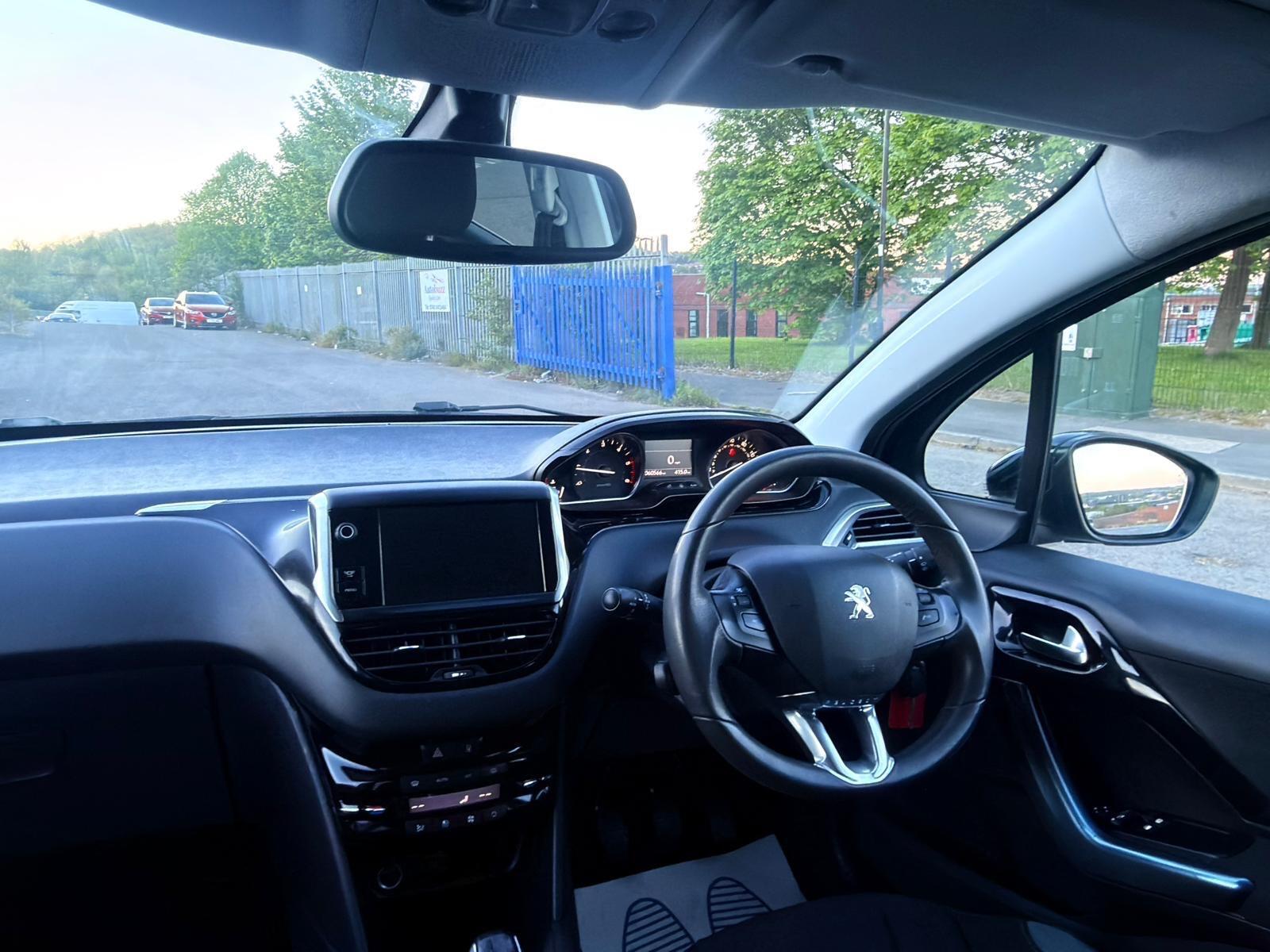 Peugeot 208 - Image 11