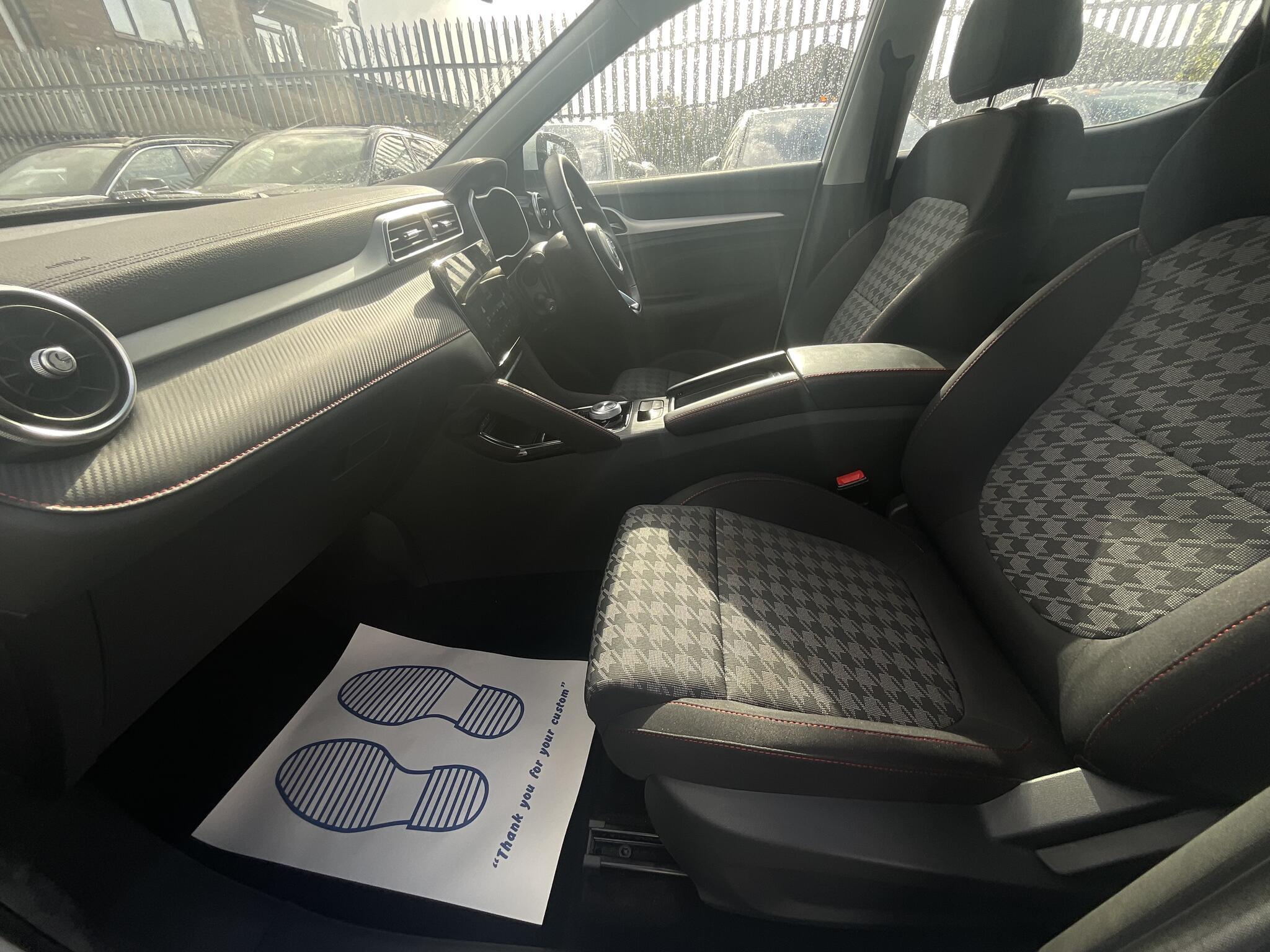 MG MG ZS - Image 18