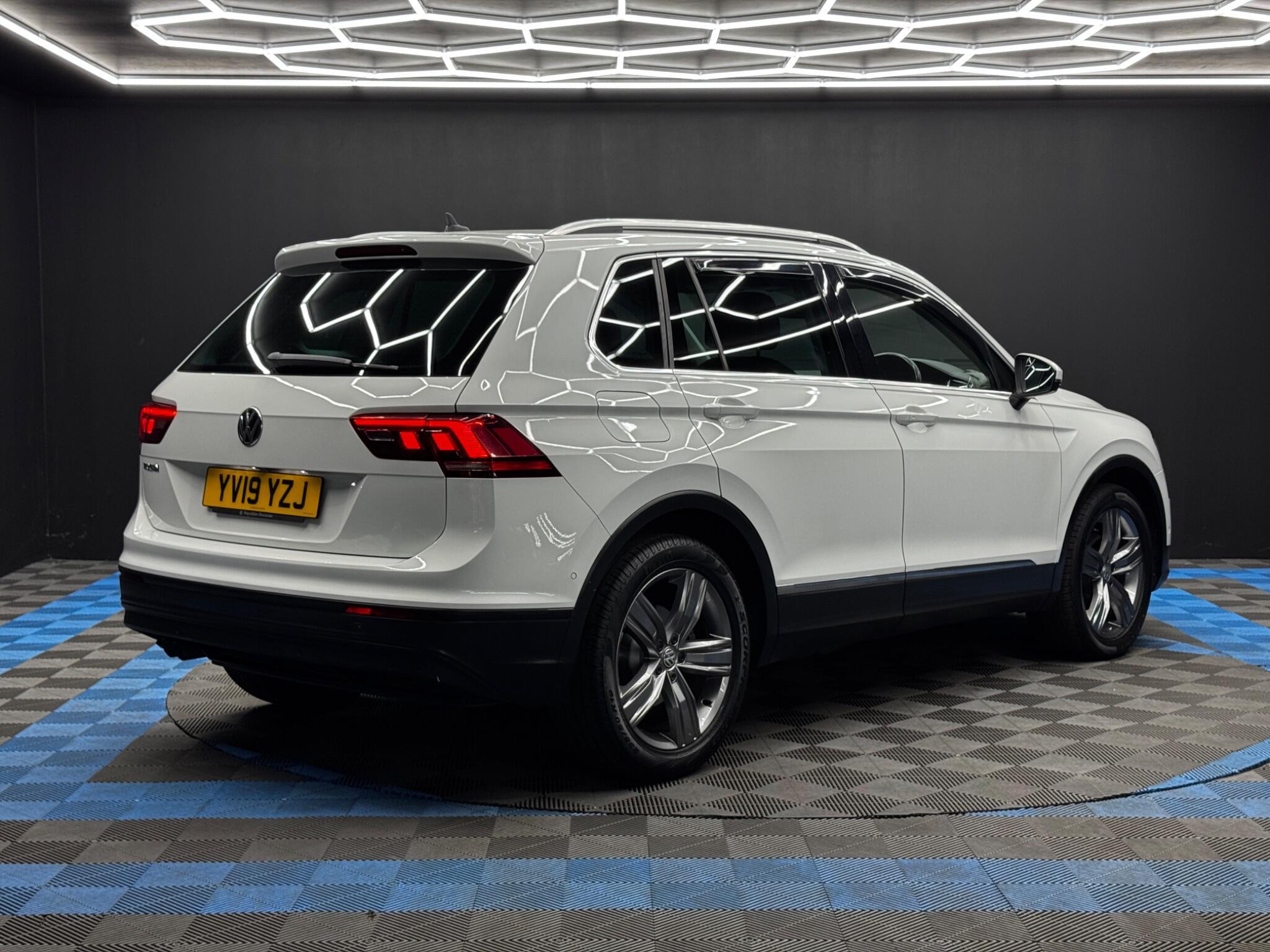 Volkswagen Tiguan - Image 5