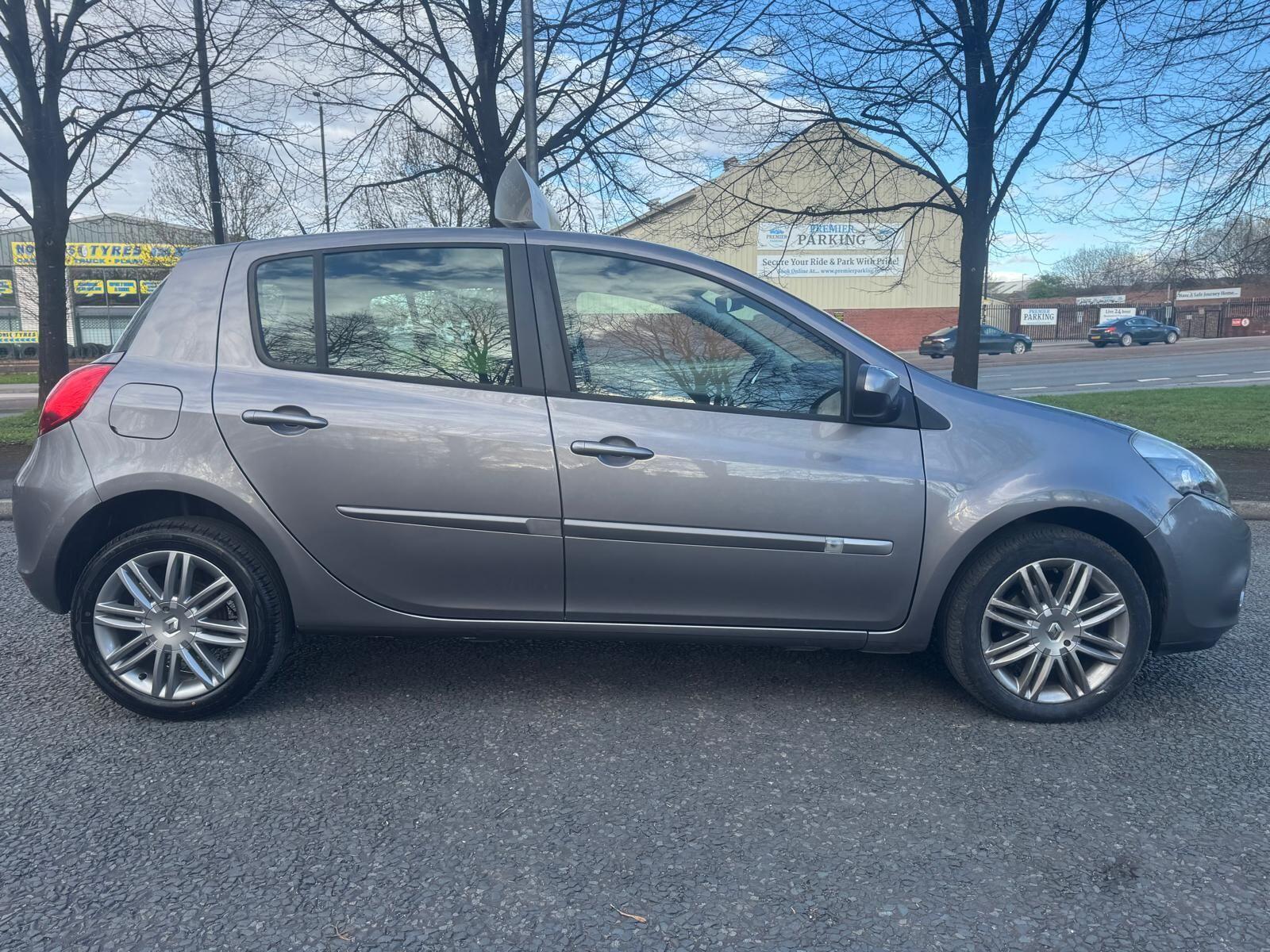 Renault Clio - Image 8