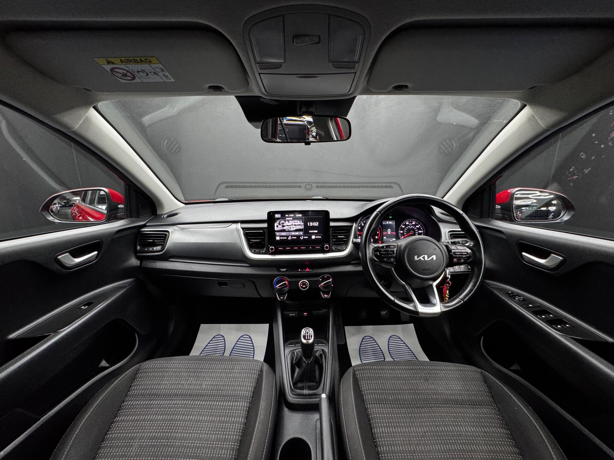 Kia Stonic - Image 17