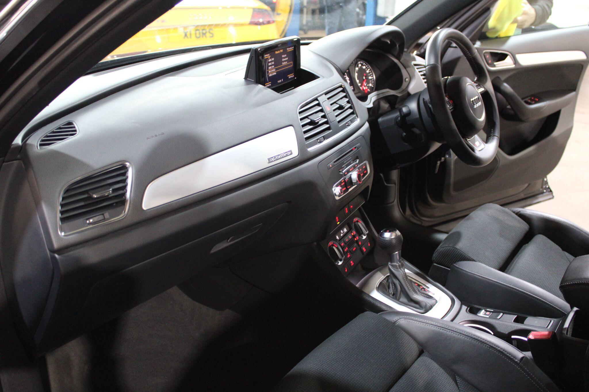 Audi Q3 - Image 26