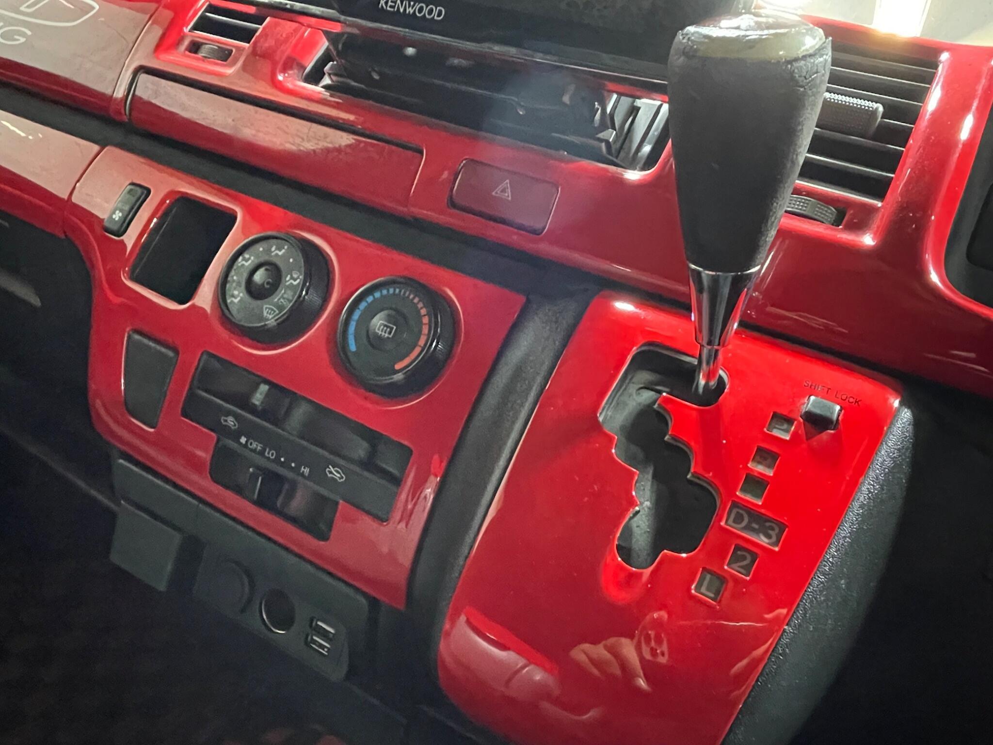 Toyota Hiace - Image 14