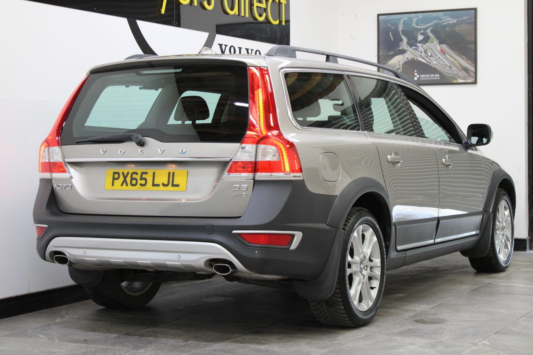 Volvo XC70 - Image 12