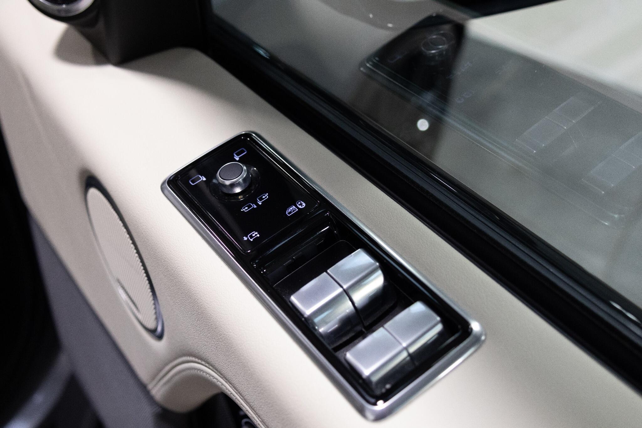 Land Rover Range Rover - Image 38