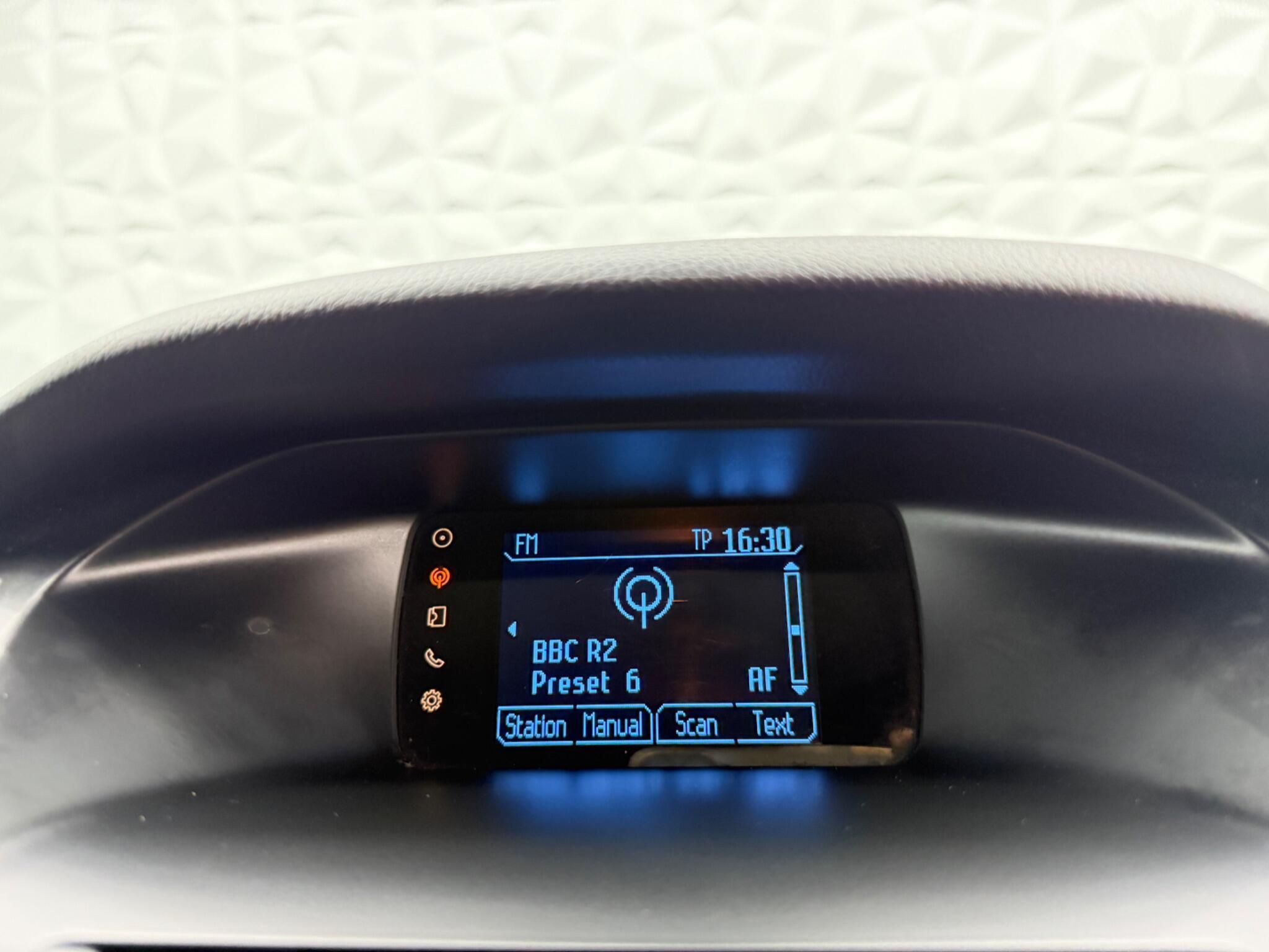 Ford Focus - Image 33