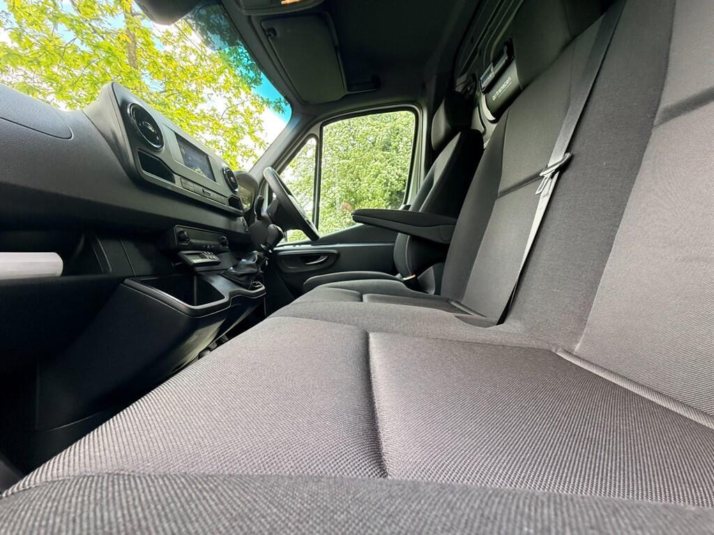 Mercedes Sprinter - Image 23