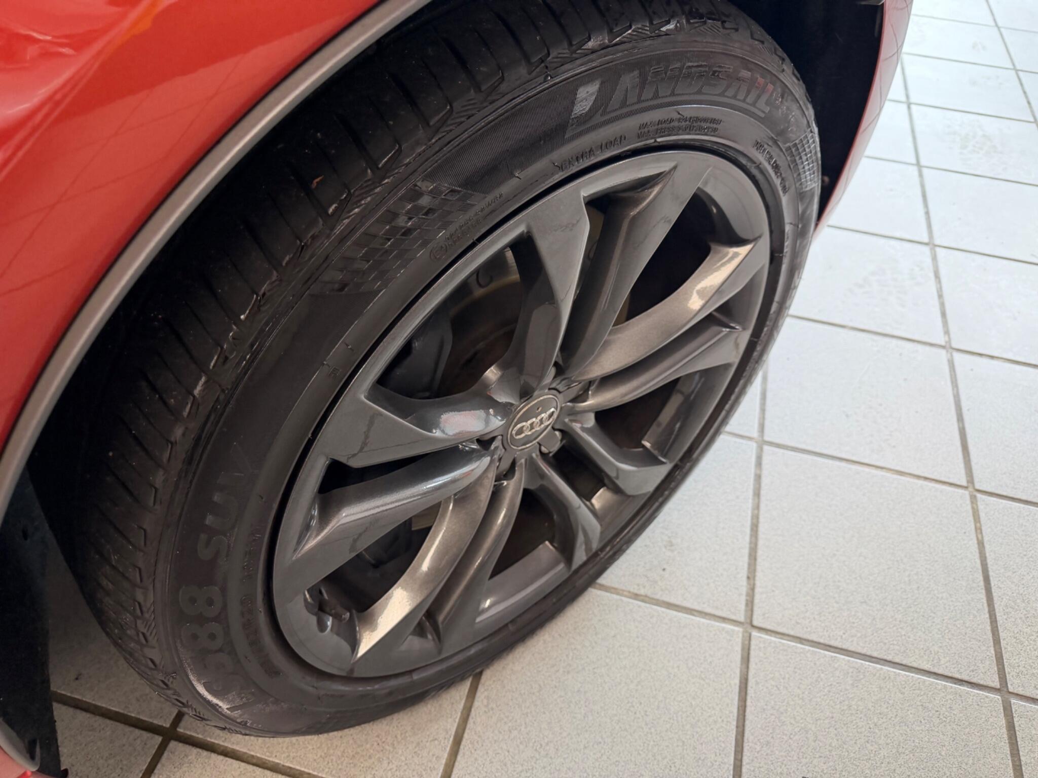 Audi SQ5 - Image 23