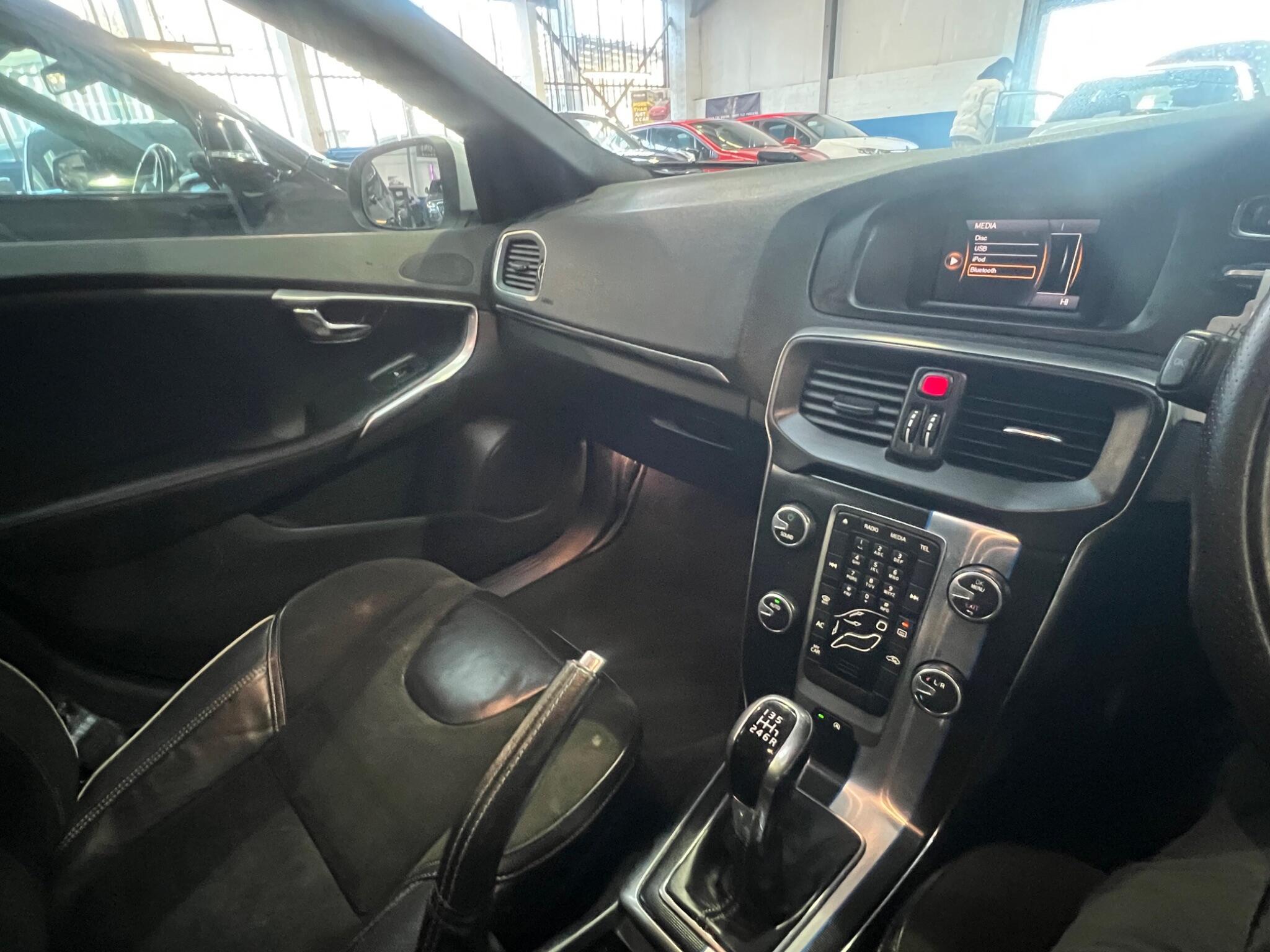 Volvo V40 - Image 16