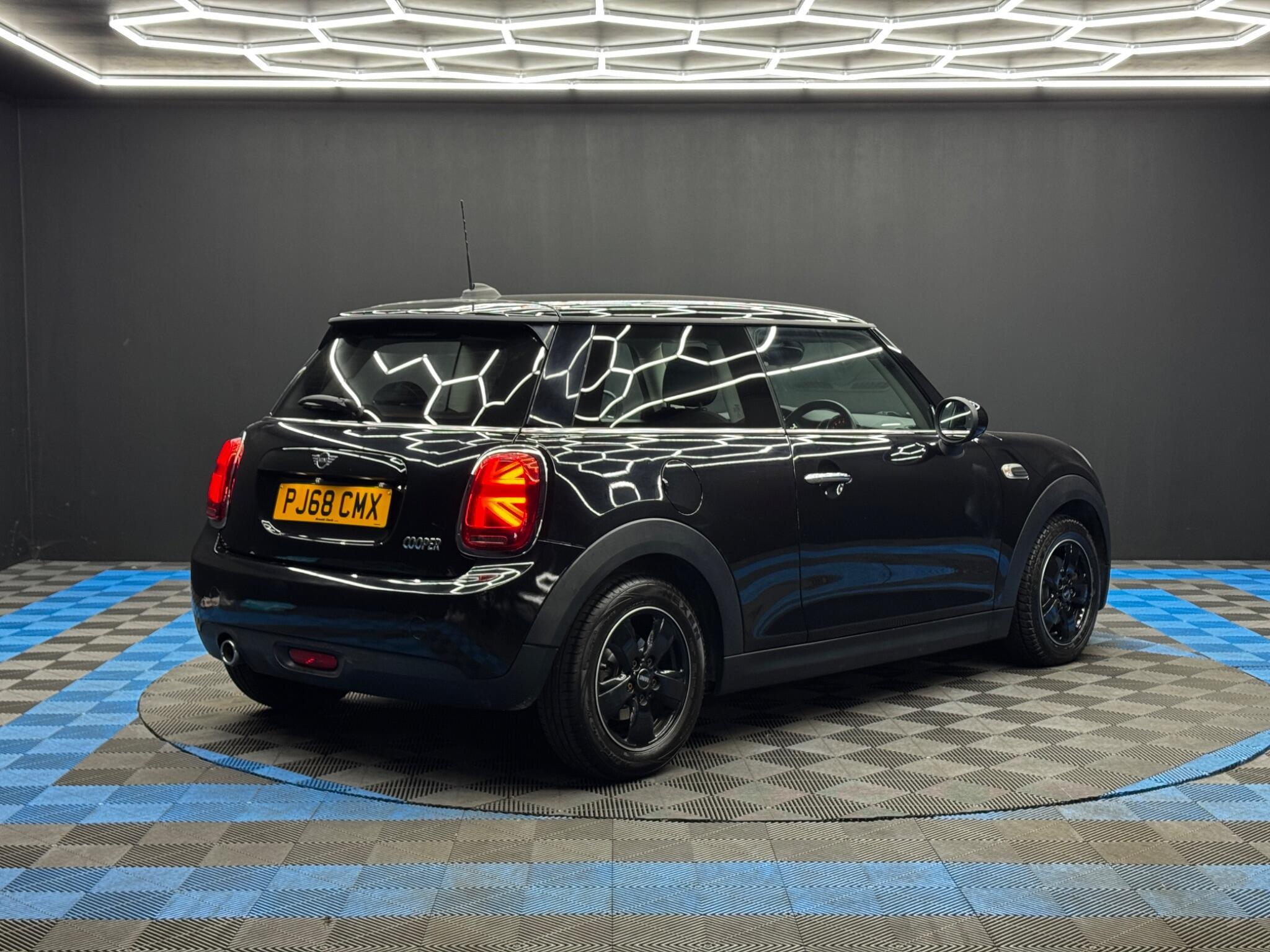 MINI Hatch - Image 5