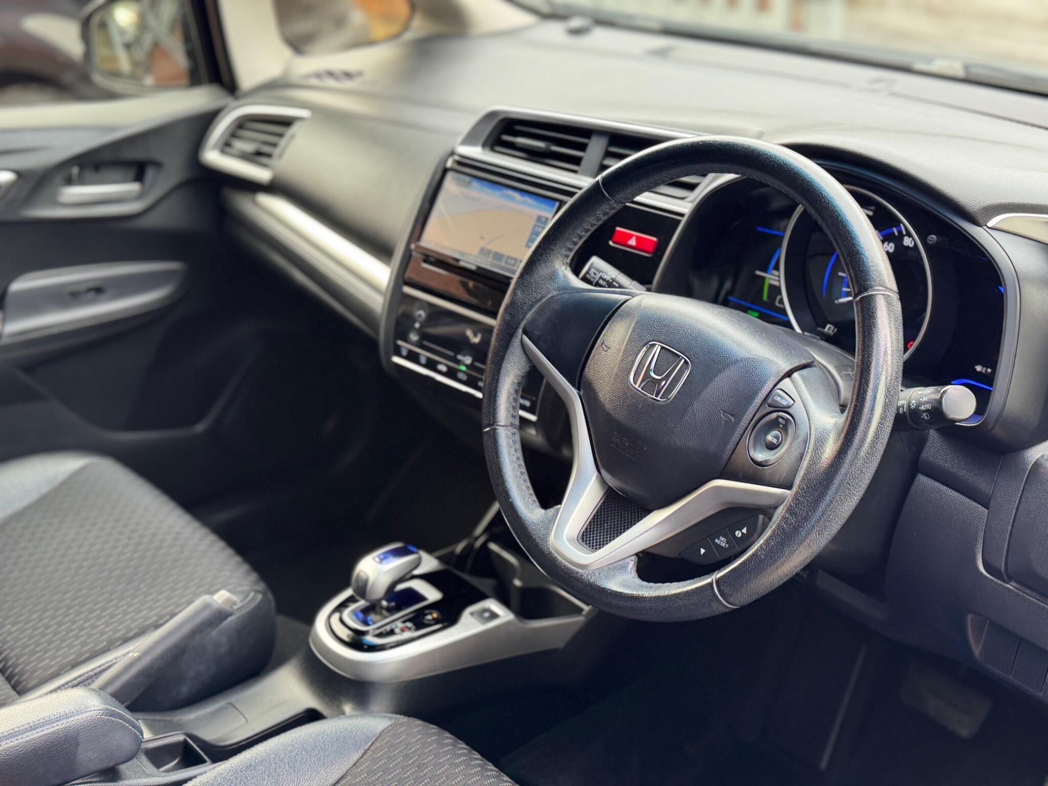 Honda FIT - Image 12