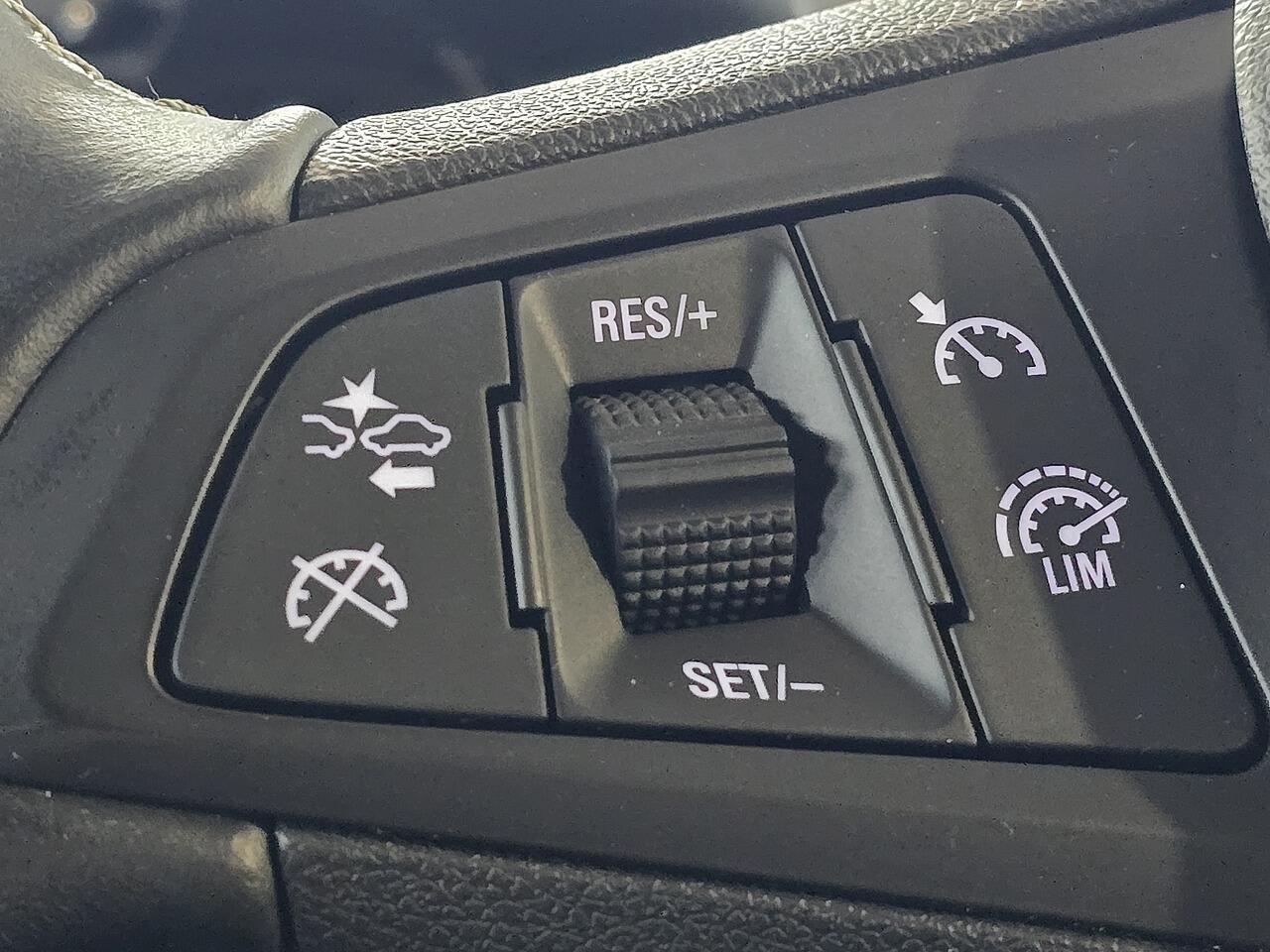 Vauxhall Astra - Image 25