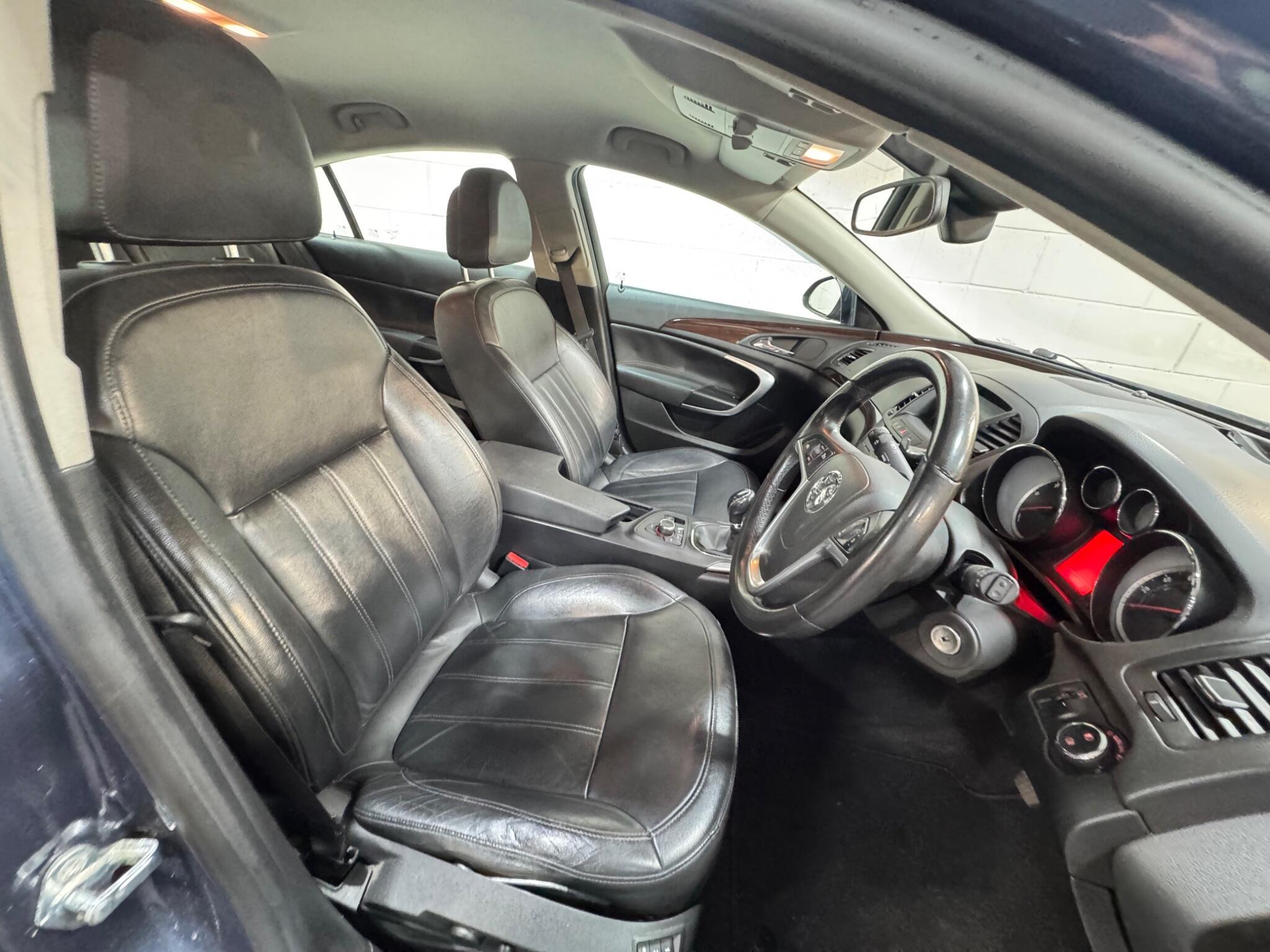 Vauxhall Insignia - Image 8
