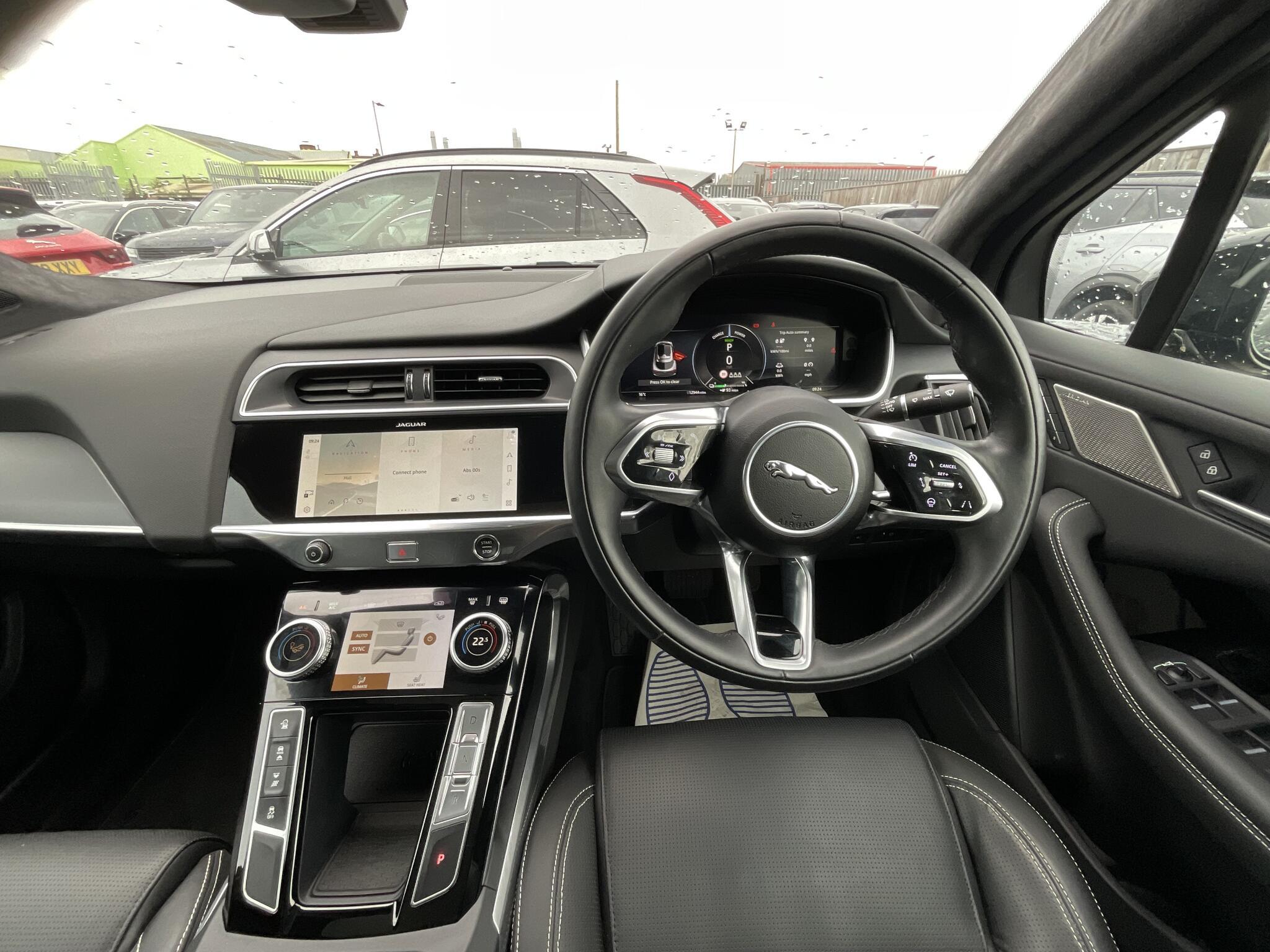 Jaguar I-Pace - Image 6