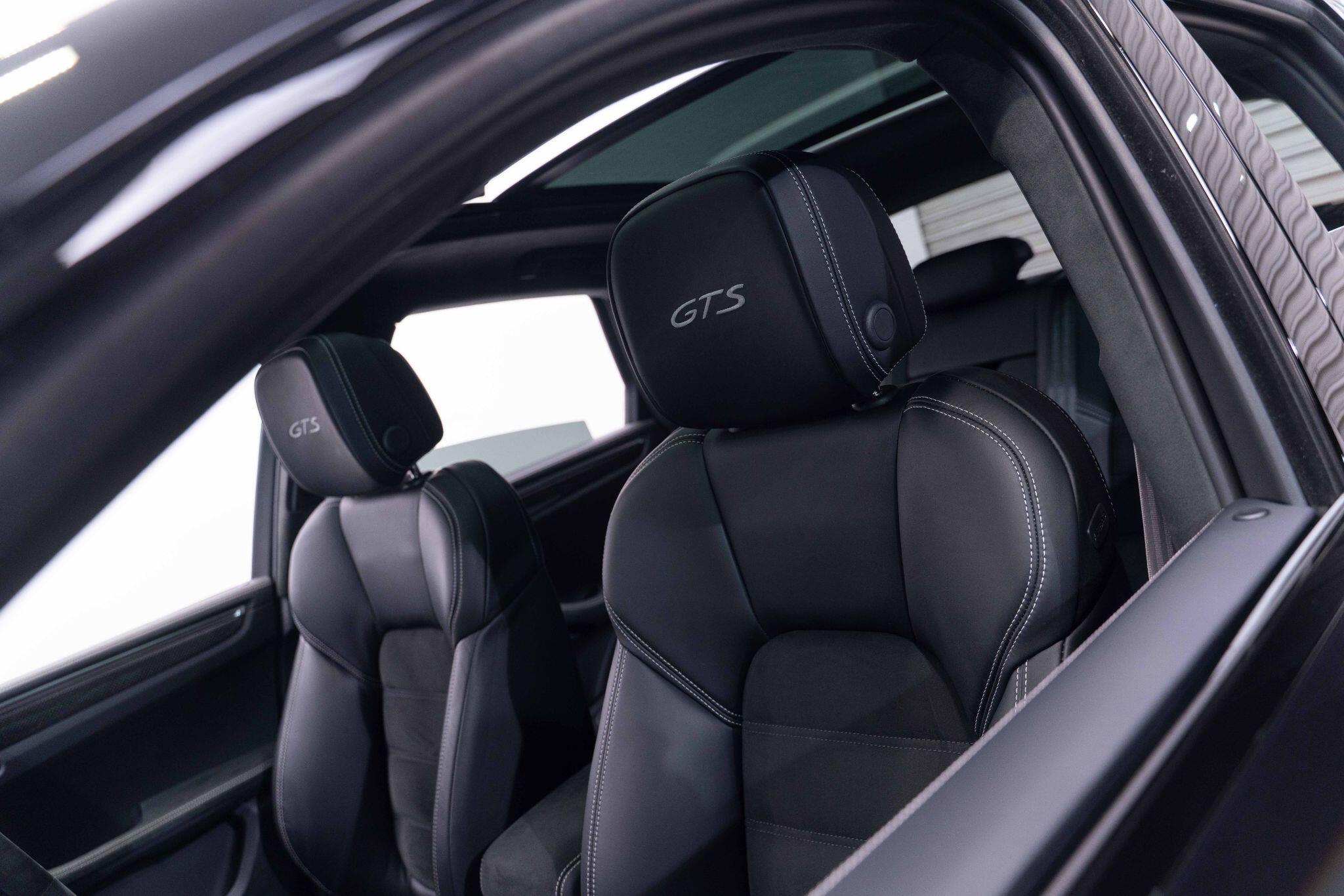 Porsche Macan - Image 37