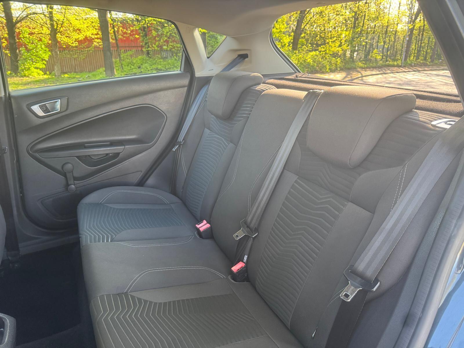Ford Fiesta - Image 27