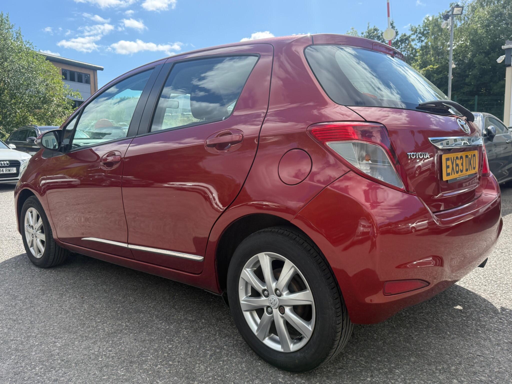 Toyota Yaris - Image 13
