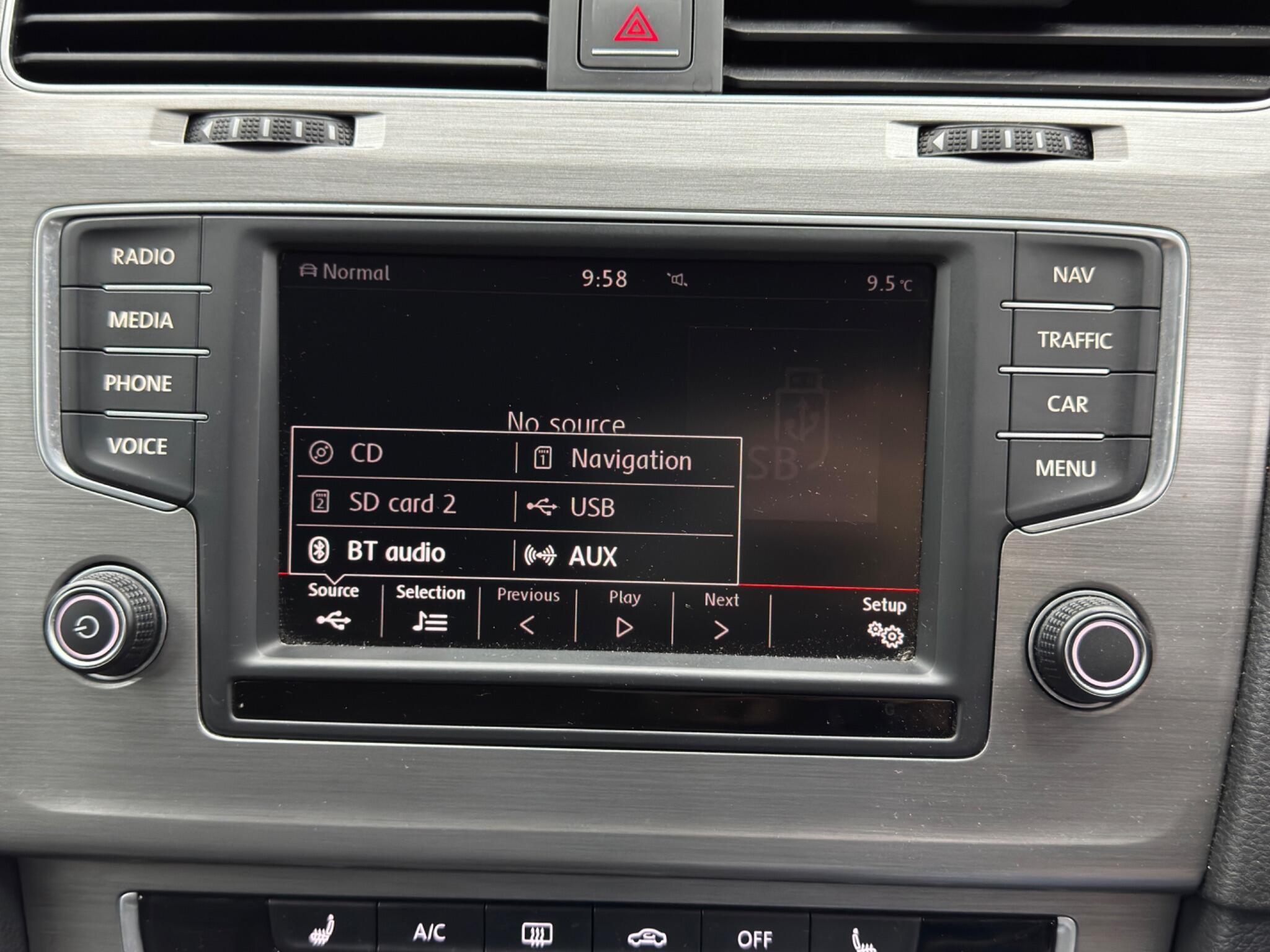 Volkswagen Golf - Image 32