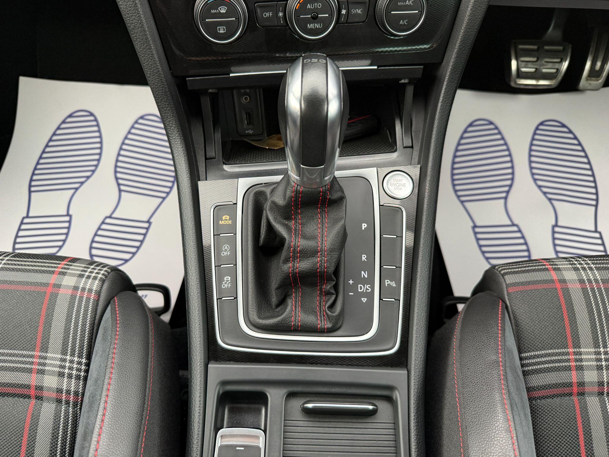 Volkswagen Golf - Image 39
