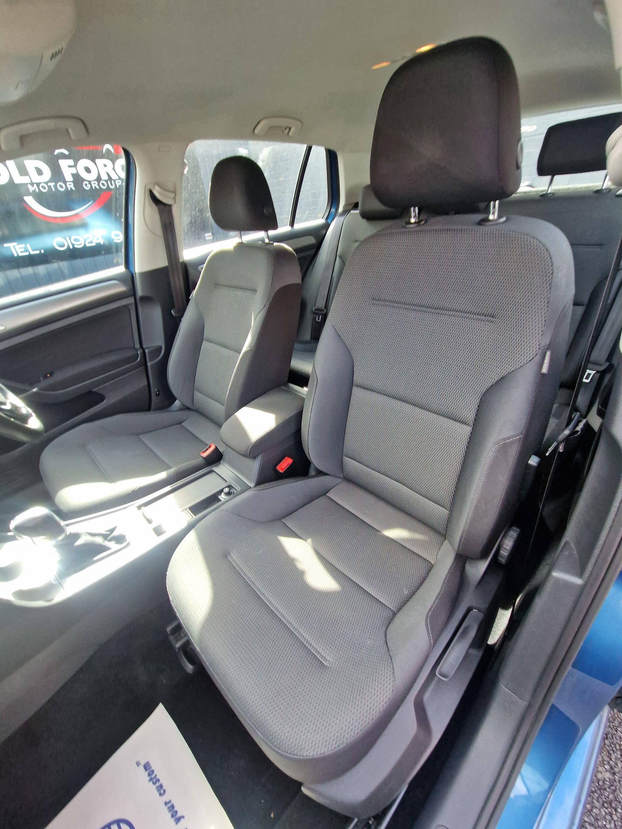 Volkswagen Golf - Image 36