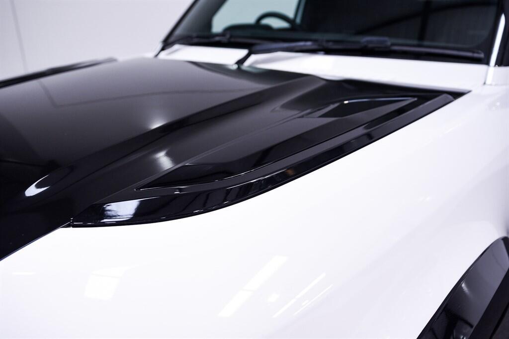 Land Rover Defender 90 - Image 10