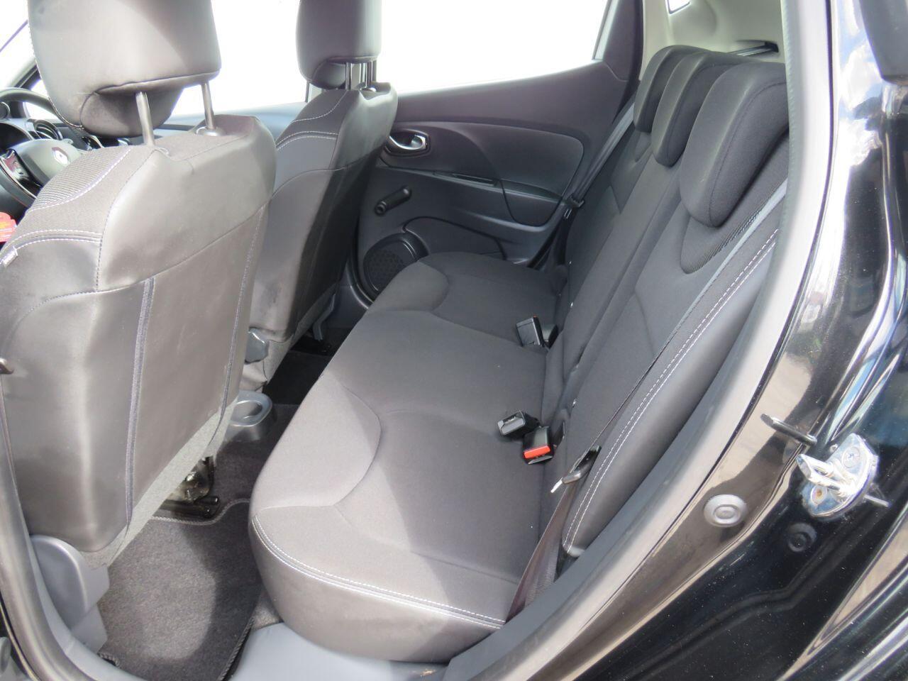 Renault Clio - Image 10