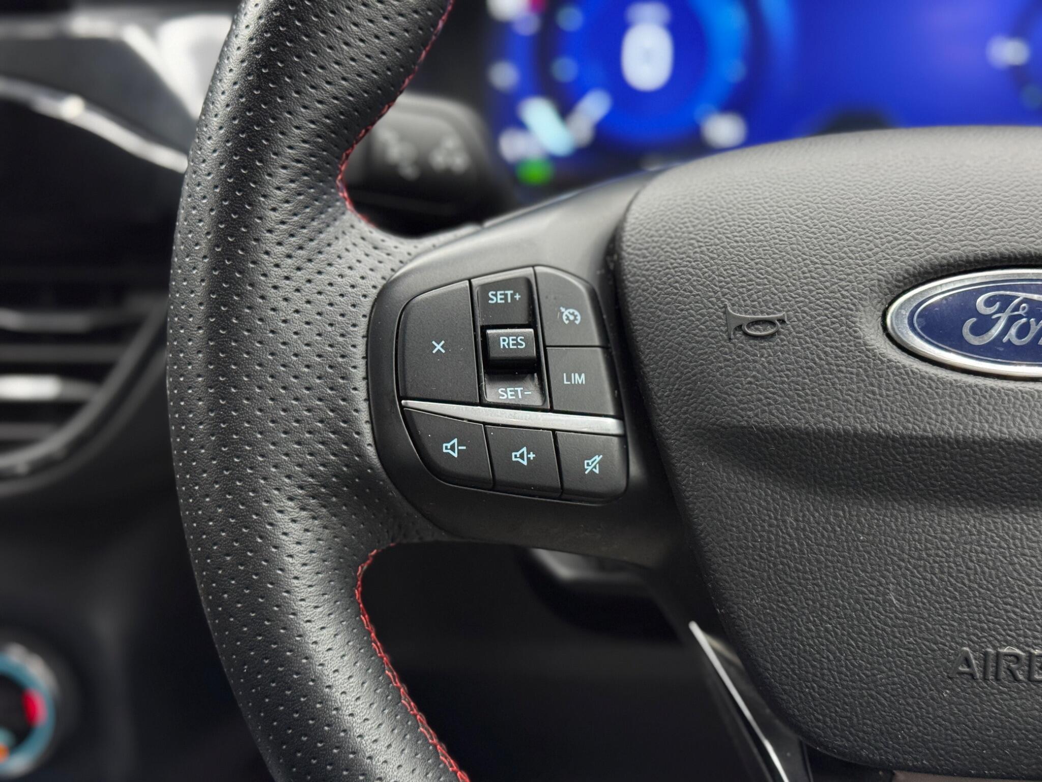 Ford Kuga - Image 20