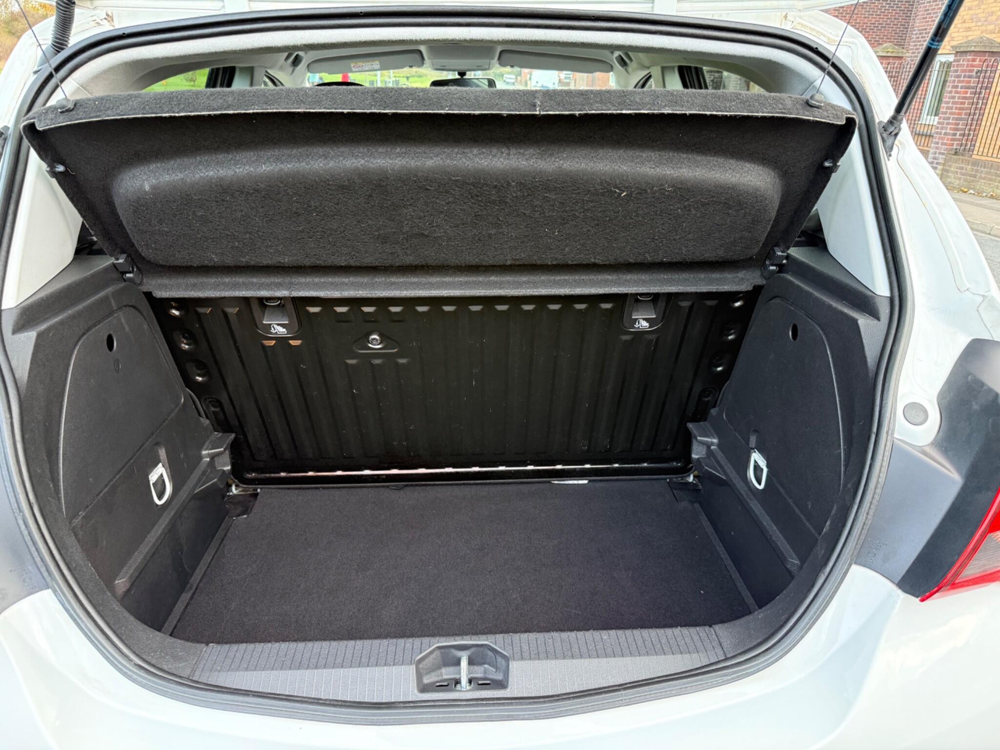 Vauxhall Corsa - Image 16