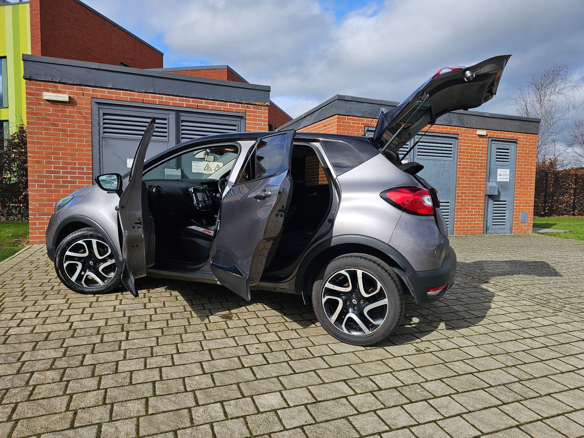 Renault Captur - Image 31