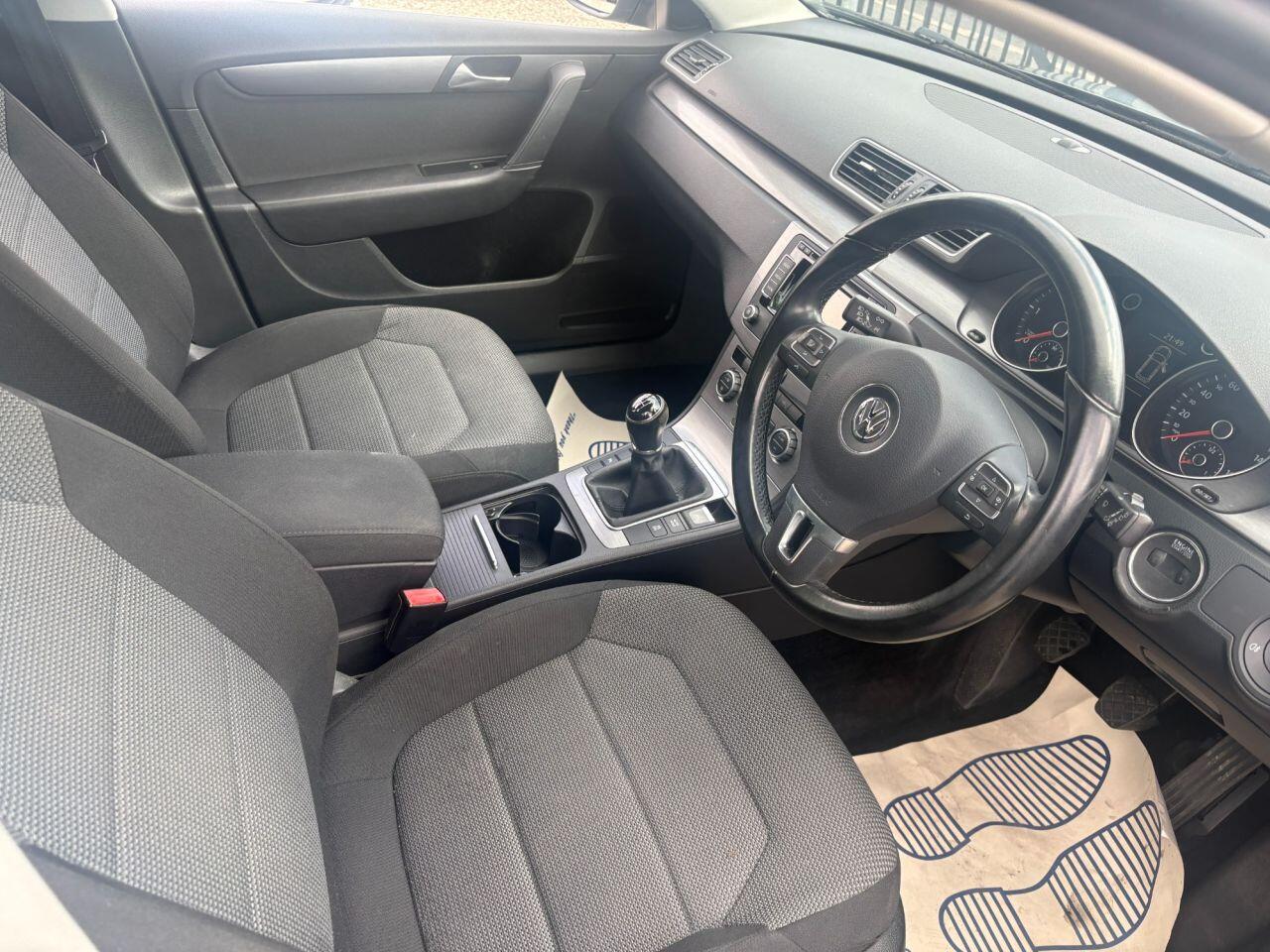 Volkswagen Passat - Image 10