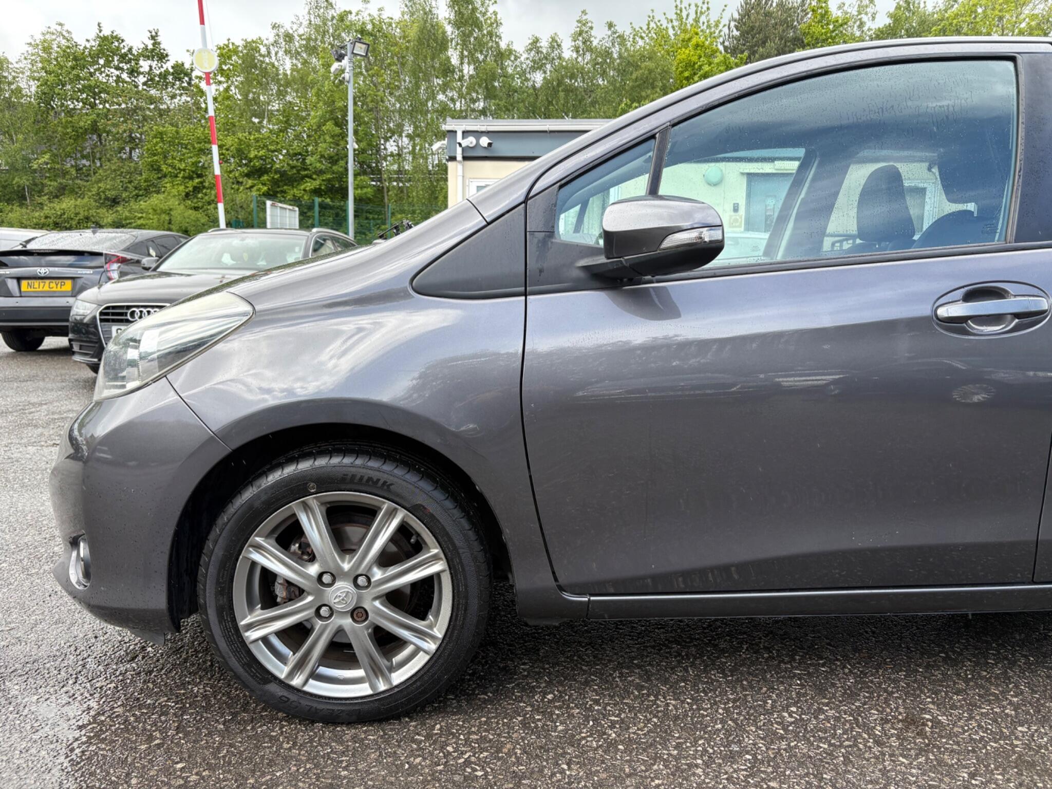 Toyota Yaris - Image 10