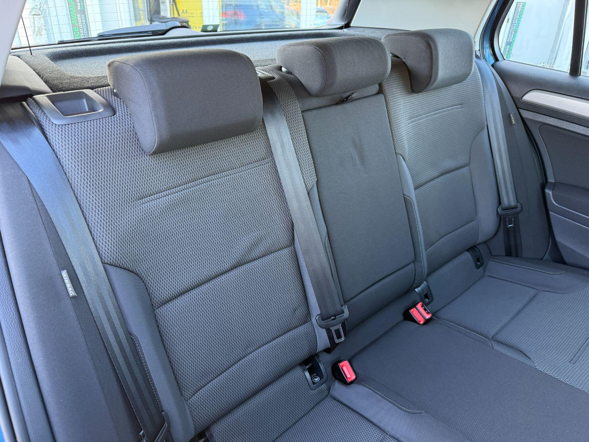 Volkswagen Golf - Image 36