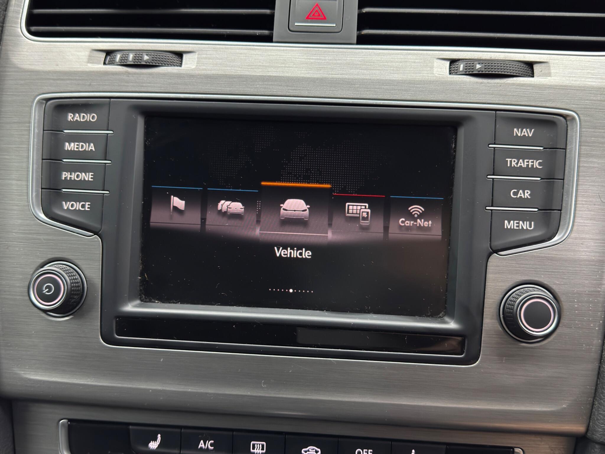 Volkswagen Golf - Image 33