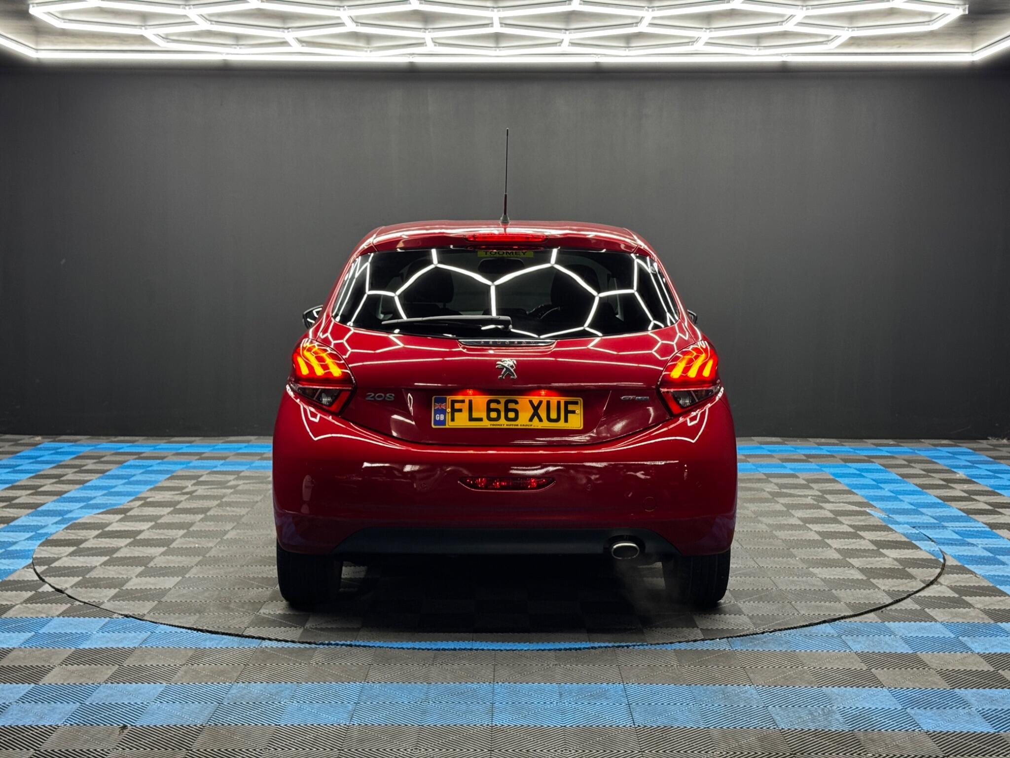 Peugeot 208 - Image 6