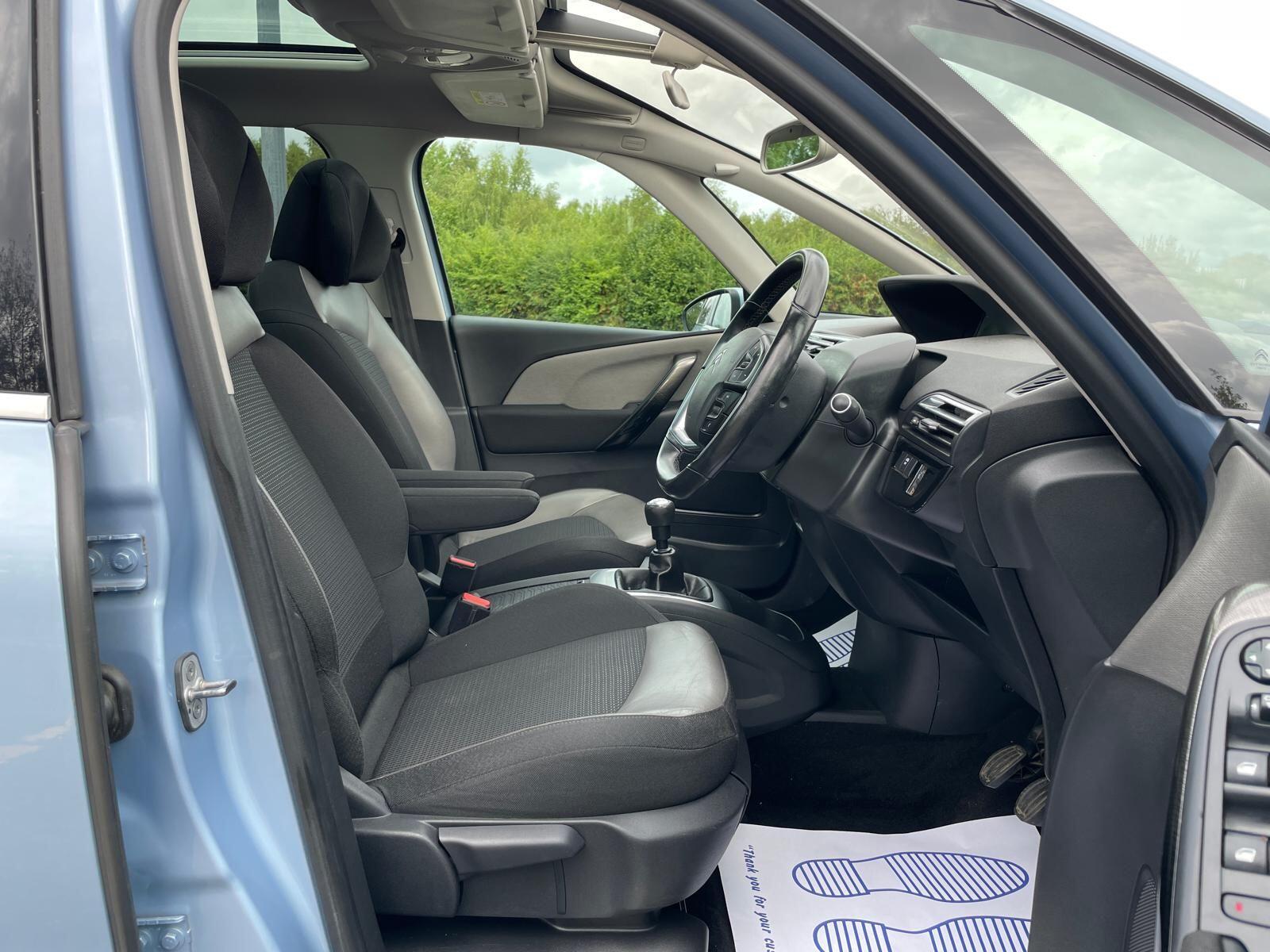 Citroen C4 Picasso - Image 17