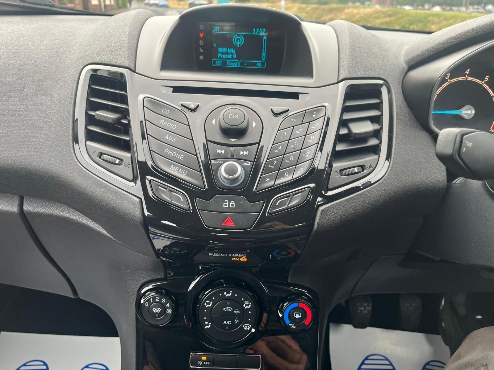 Ford Fiesta - Image 14